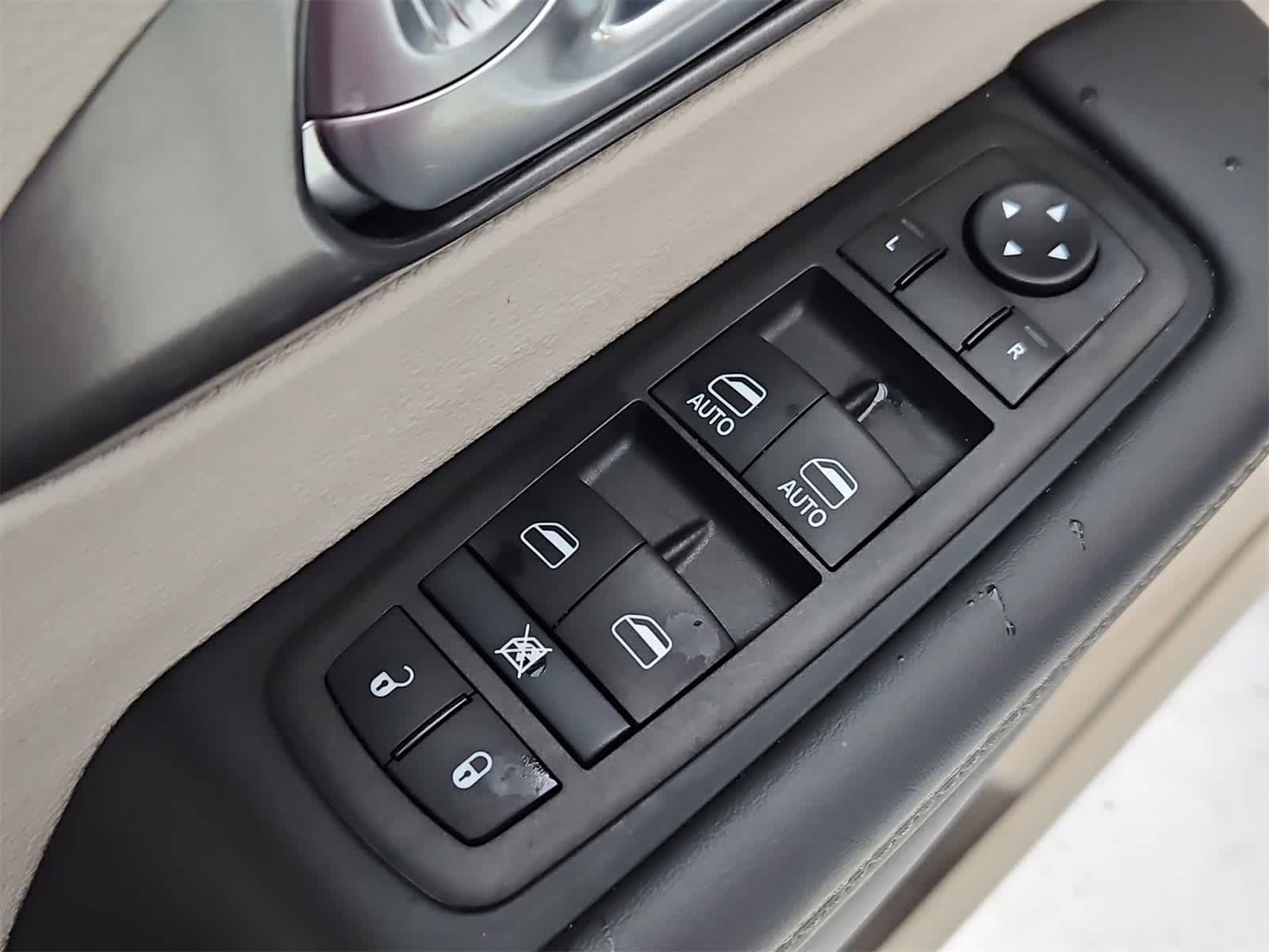 Thumbnail: 2024 Chrysler Pacifica - 17