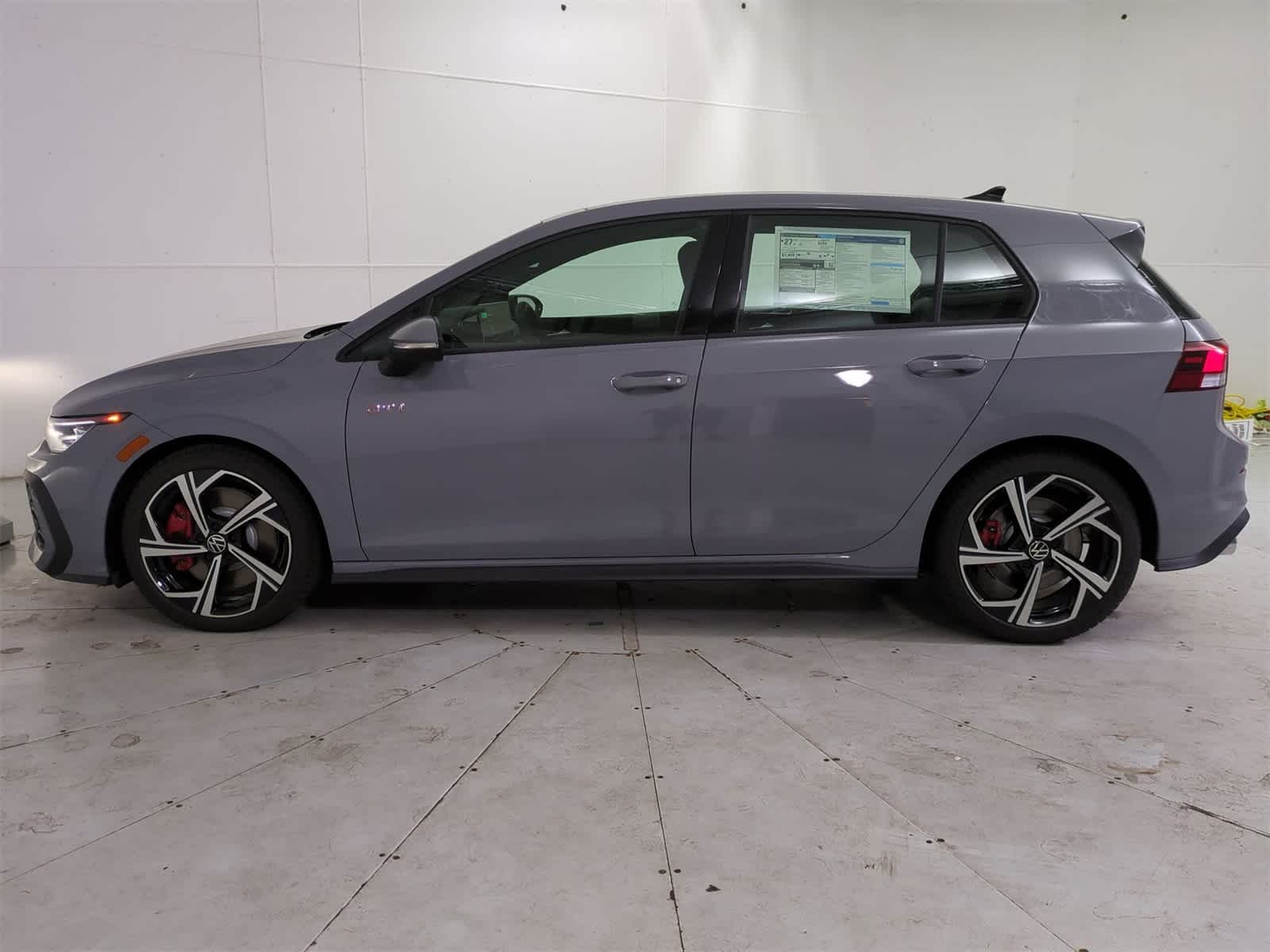 Thumbnail: 2025 Volkswagen Golf - 3