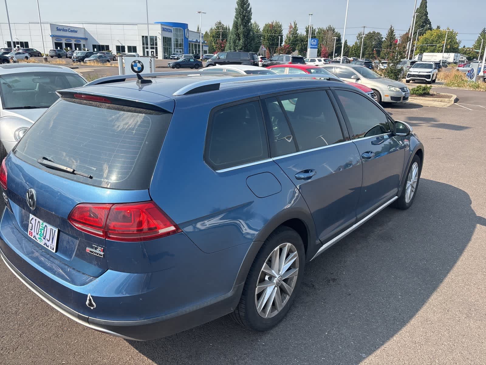 Thumbnail: 2017 Volkswagen Golf - 6