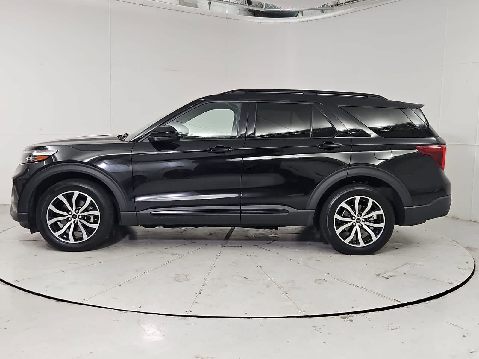 Thumbnail: 2022 Ford Explorer - 3