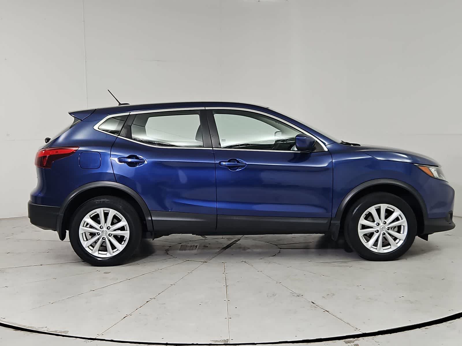 Thumbnail: 2018 Nissan Rogue Sport - 7