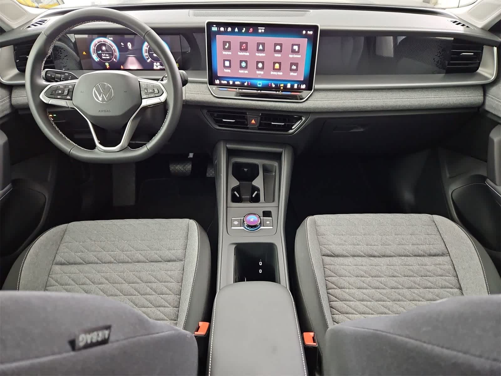 Thumbnail: 2025 Volkswagen Tiguan - 15