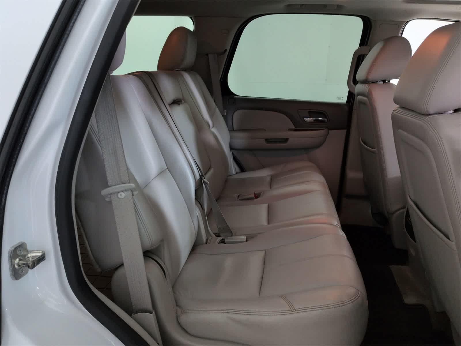 Thumbnail: 2013 Chevrolet Tahoe - 20