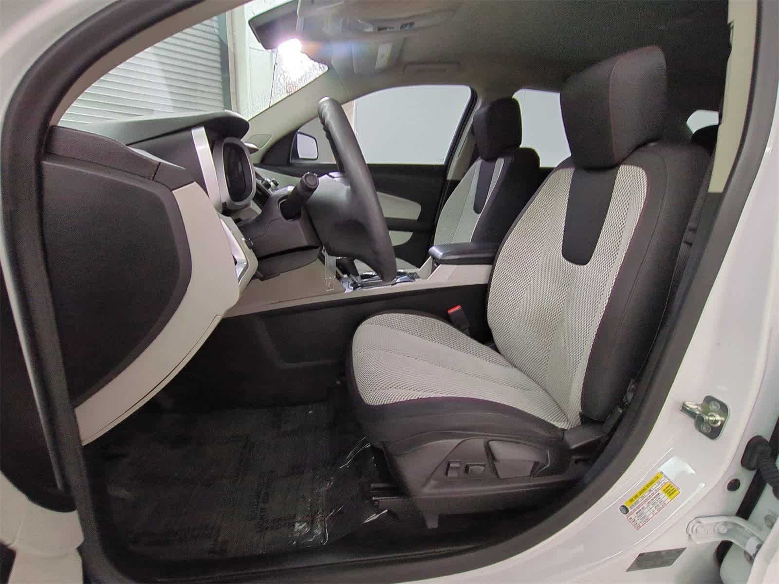 Thumbnail: 2017 Chevrolet Equinox - 16