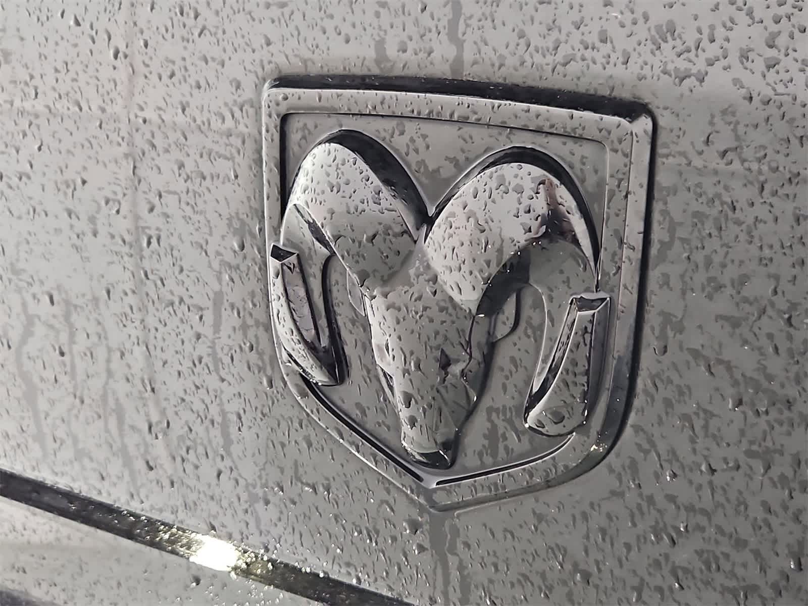 Thumbnail: 2019 RAM 1500 Classic - 11