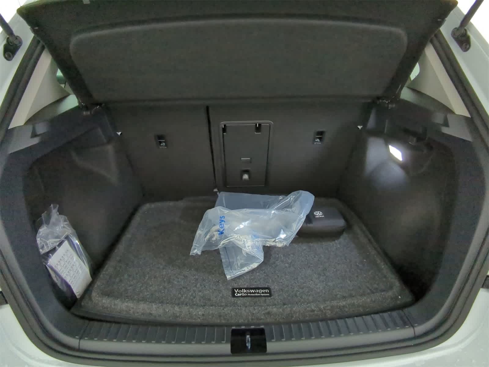 Thumbnail: 2025 Volkswagen Taos - 34