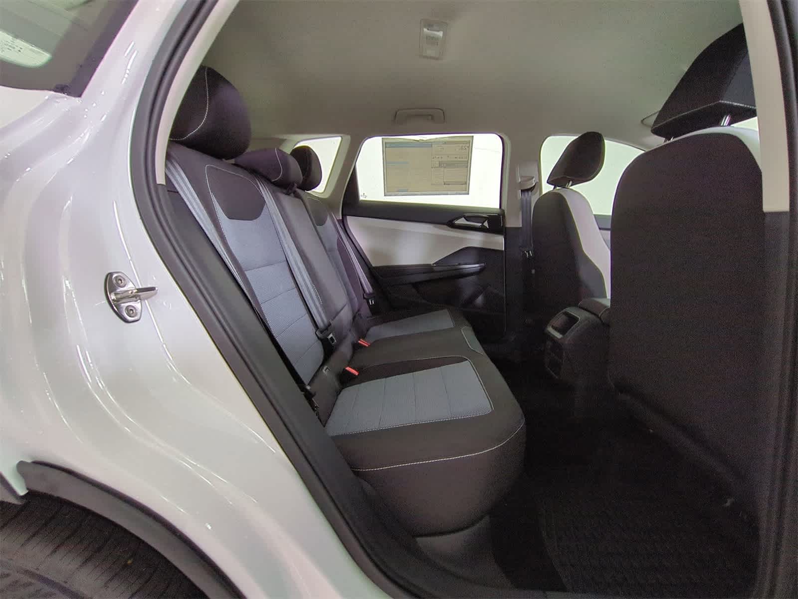 Thumbnail: 2025 Volkswagen Taos - 20