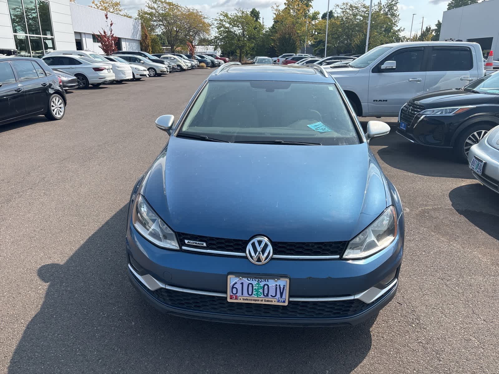 Thumbnail: 2017 Volkswagen Golf - 2