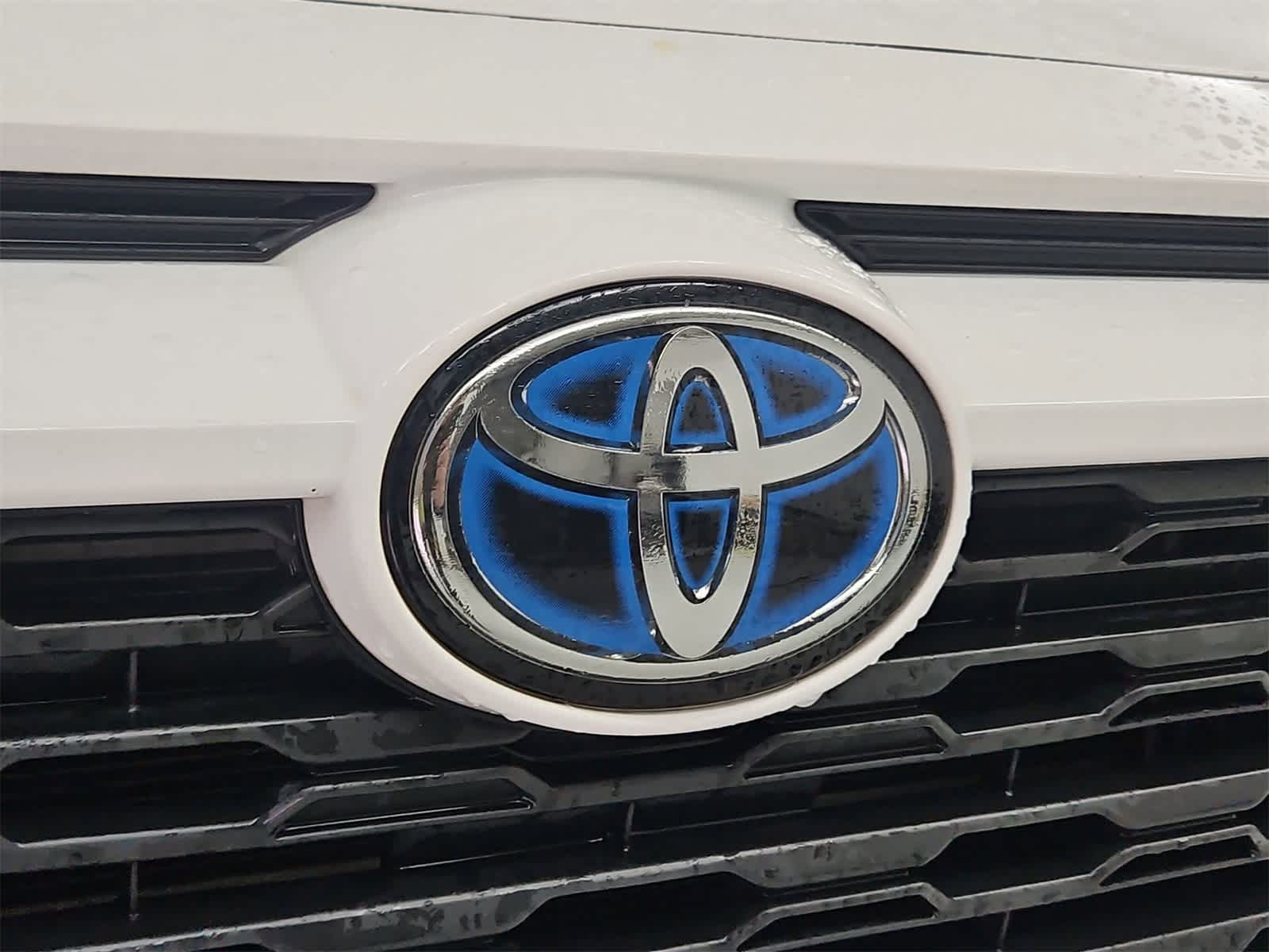 Thumbnail: 2021 Toyota RAV4 - 17