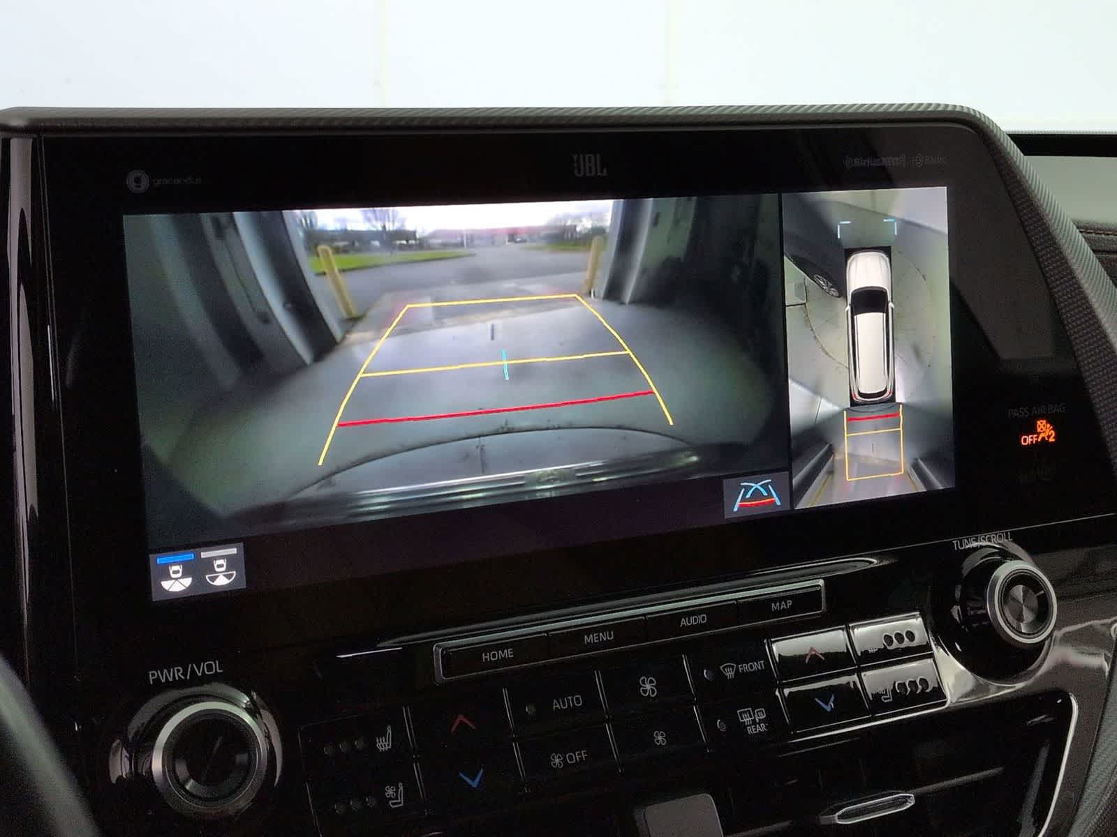 Thumbnail: 2021 Toyota Highlander - 30