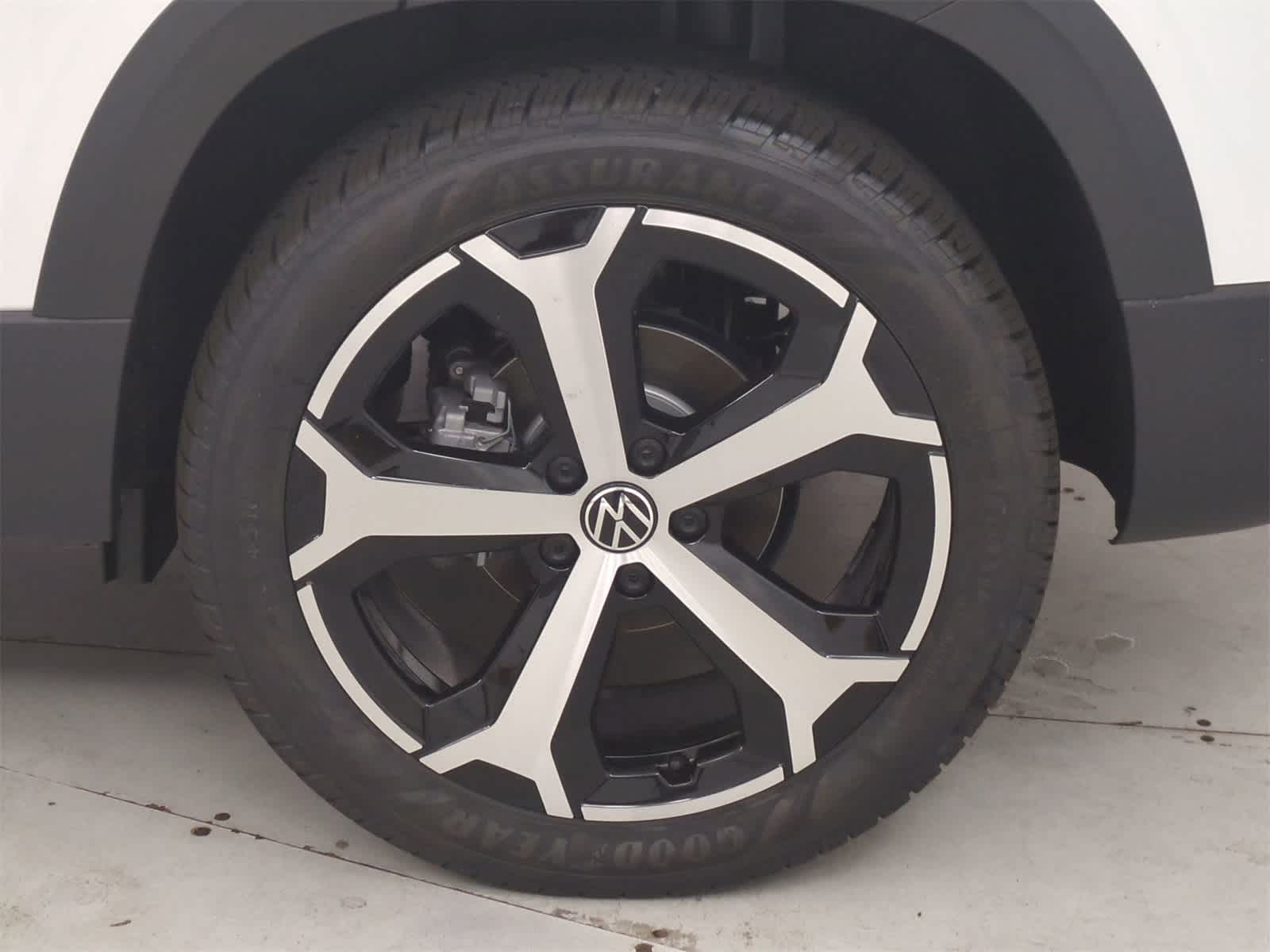 Thumbnail: 2025 Volkswagen Taos - 13