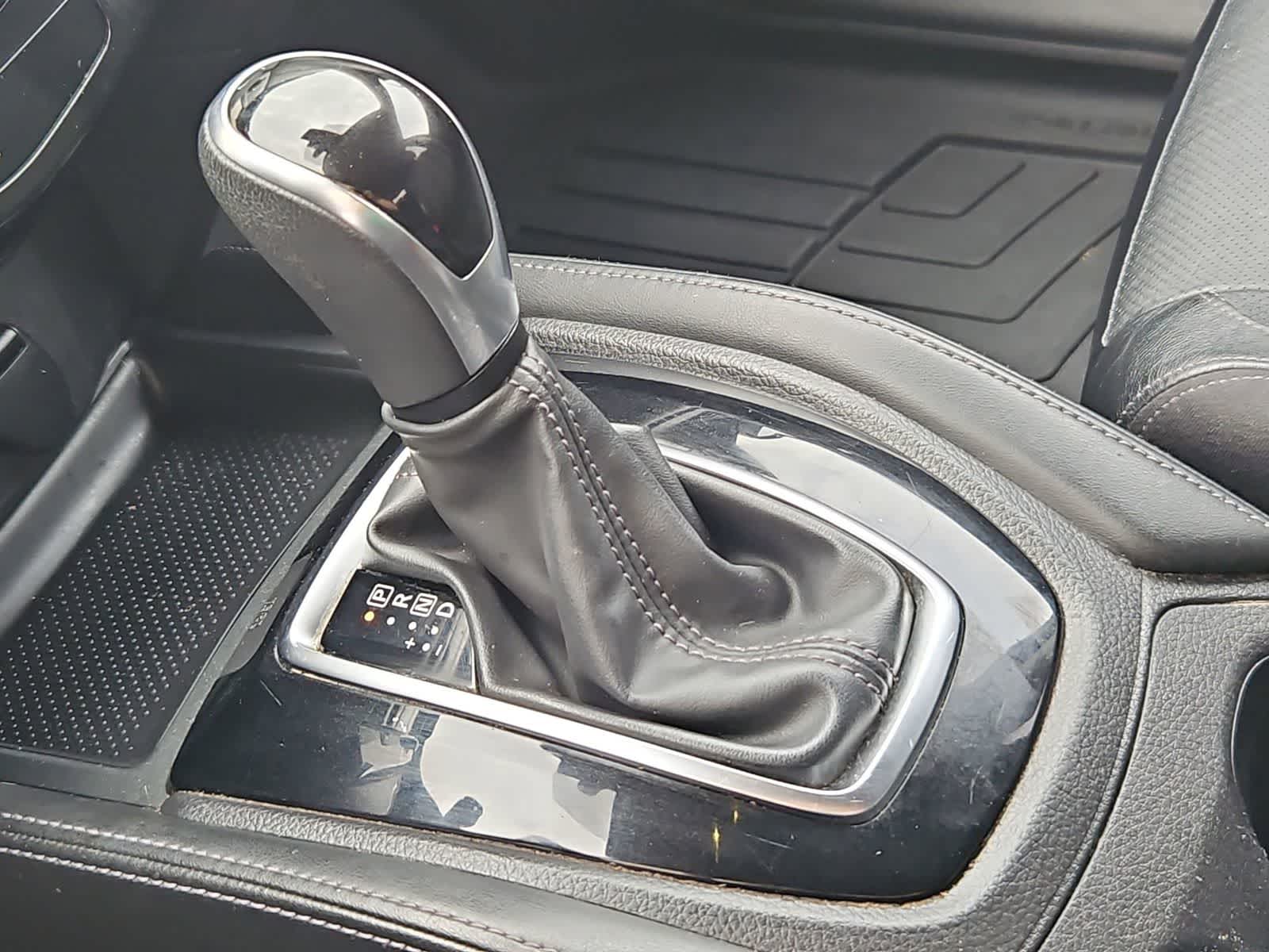 Thumbnail: 2017 Nissan Rogue - 32