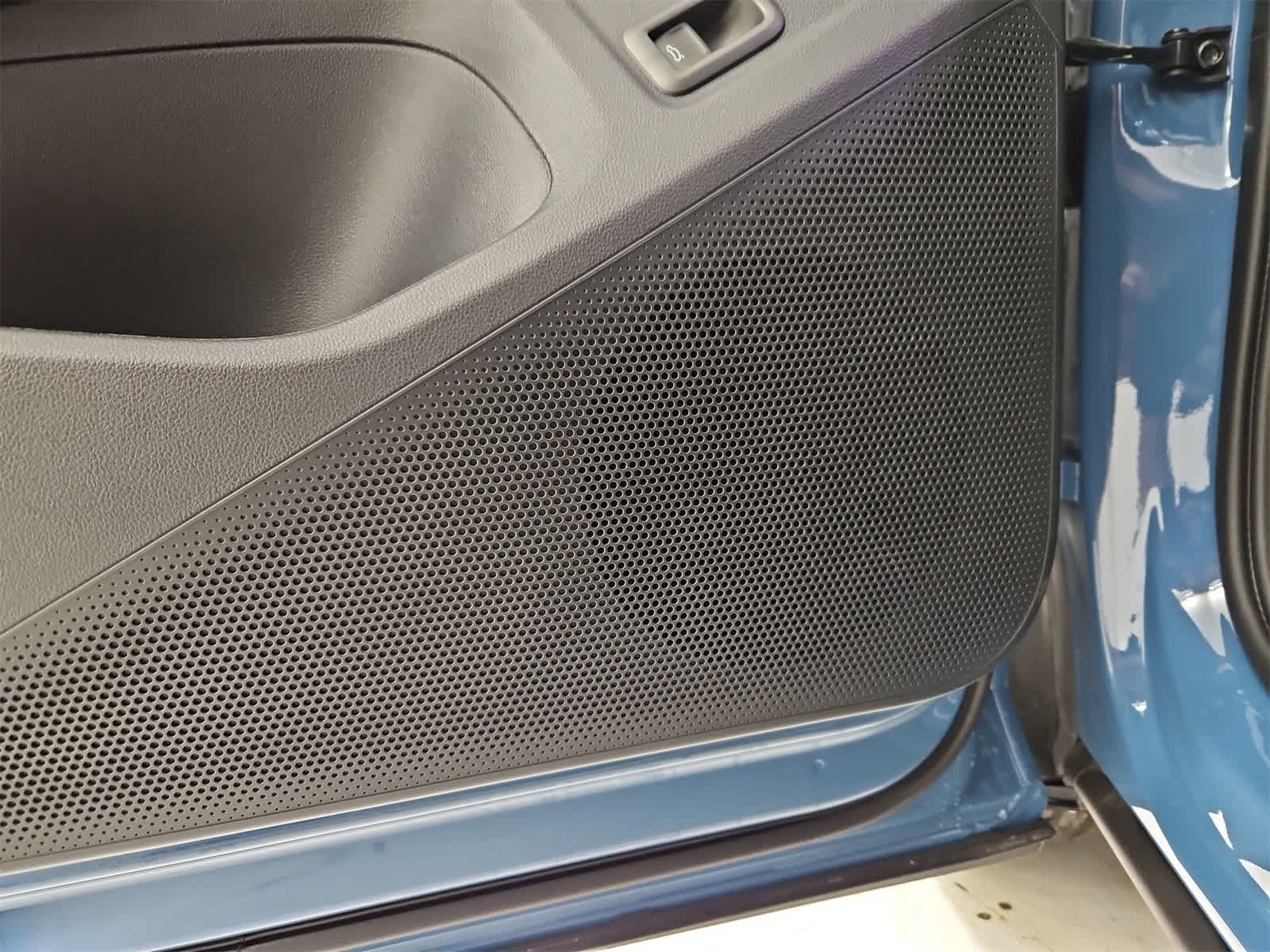 Thumbnail: 2025 Volkswagen Tiguan - 30