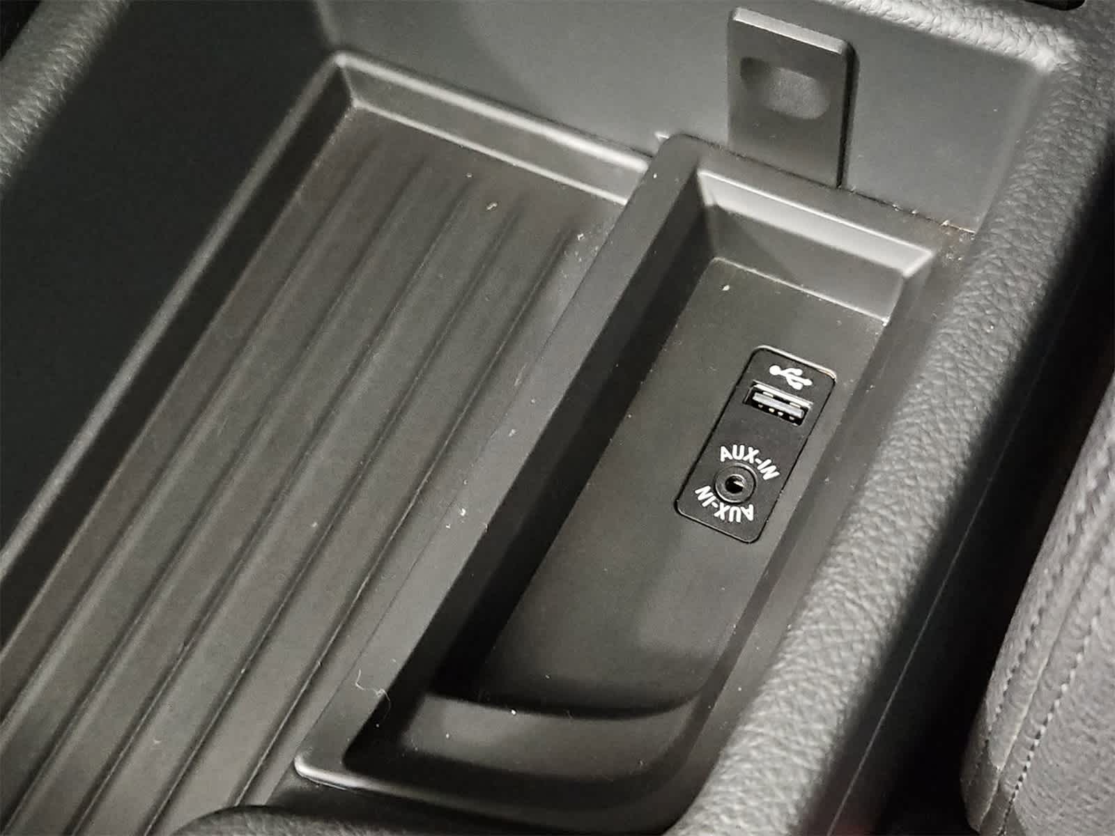 Thumbnail: 2013 BMW 3 Series - 33