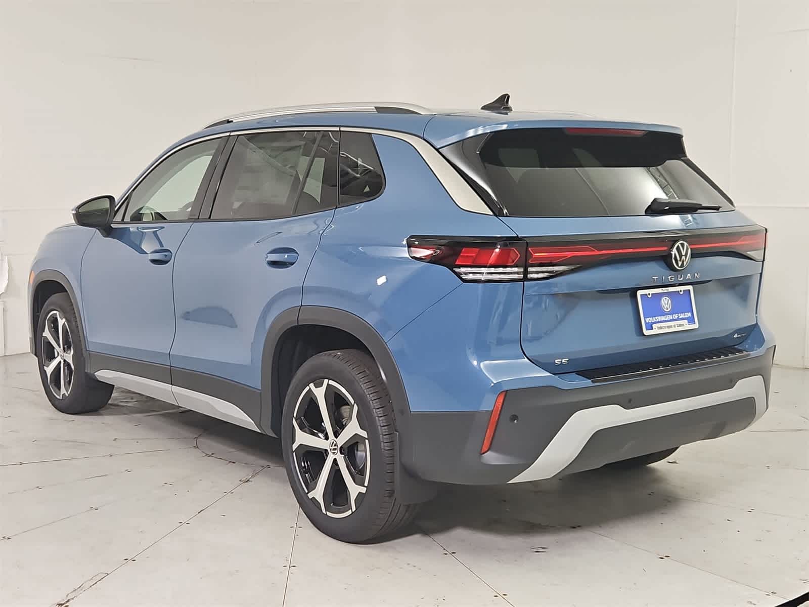 Thumbnail: 2026 Volkswagen Tiguan - 4