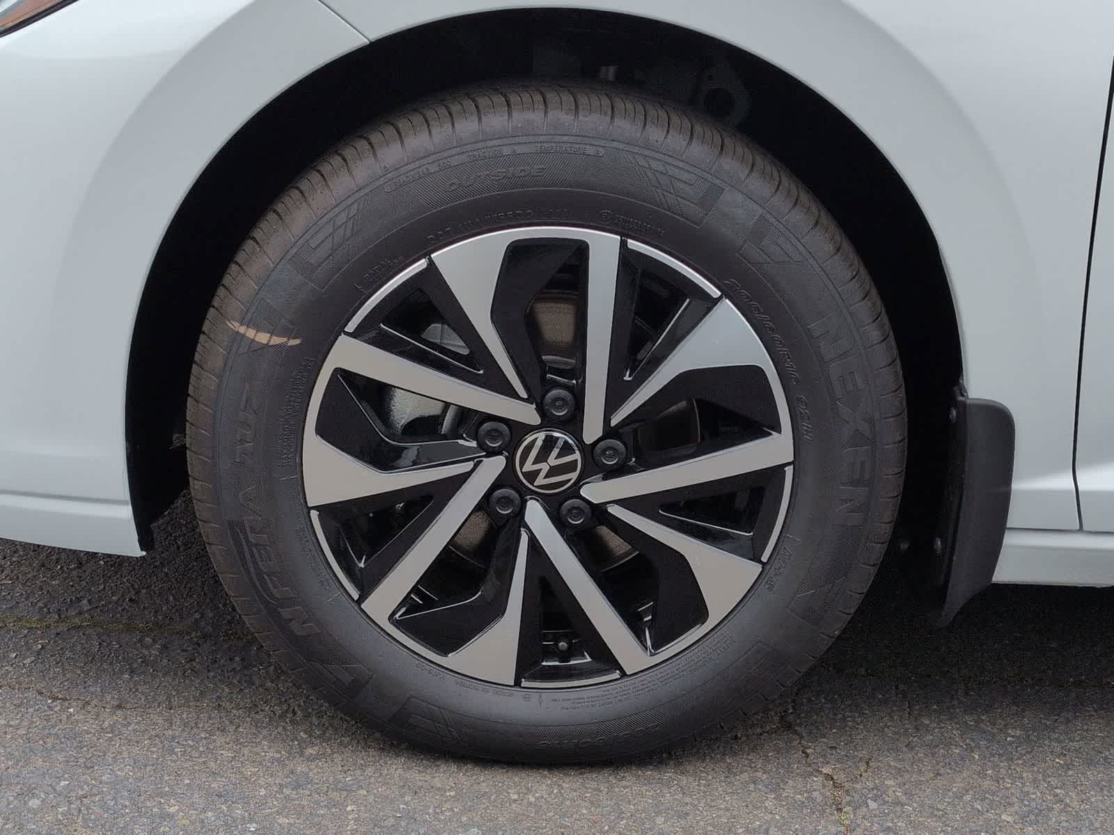 Thumbnail: 2026 Volkswagen Jetta - 13