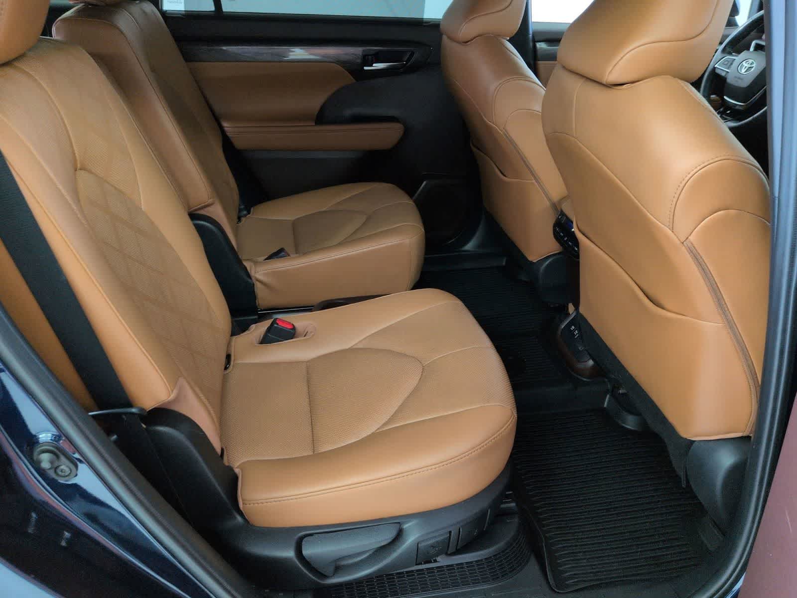 Thumbnail: 2021 Toyota Highlander - 21