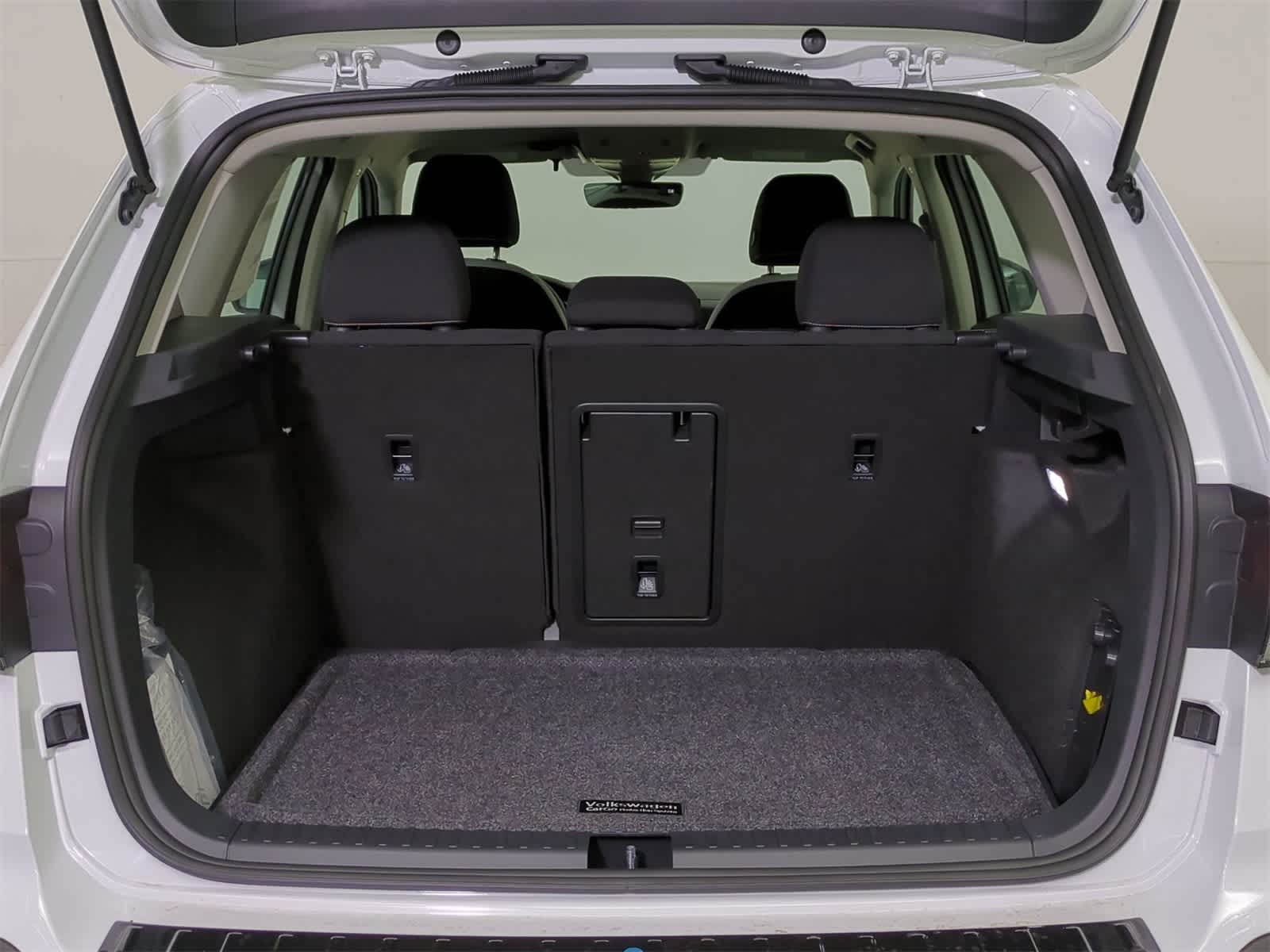 Thumbnail: 2025 Volkswagen Taos - 34