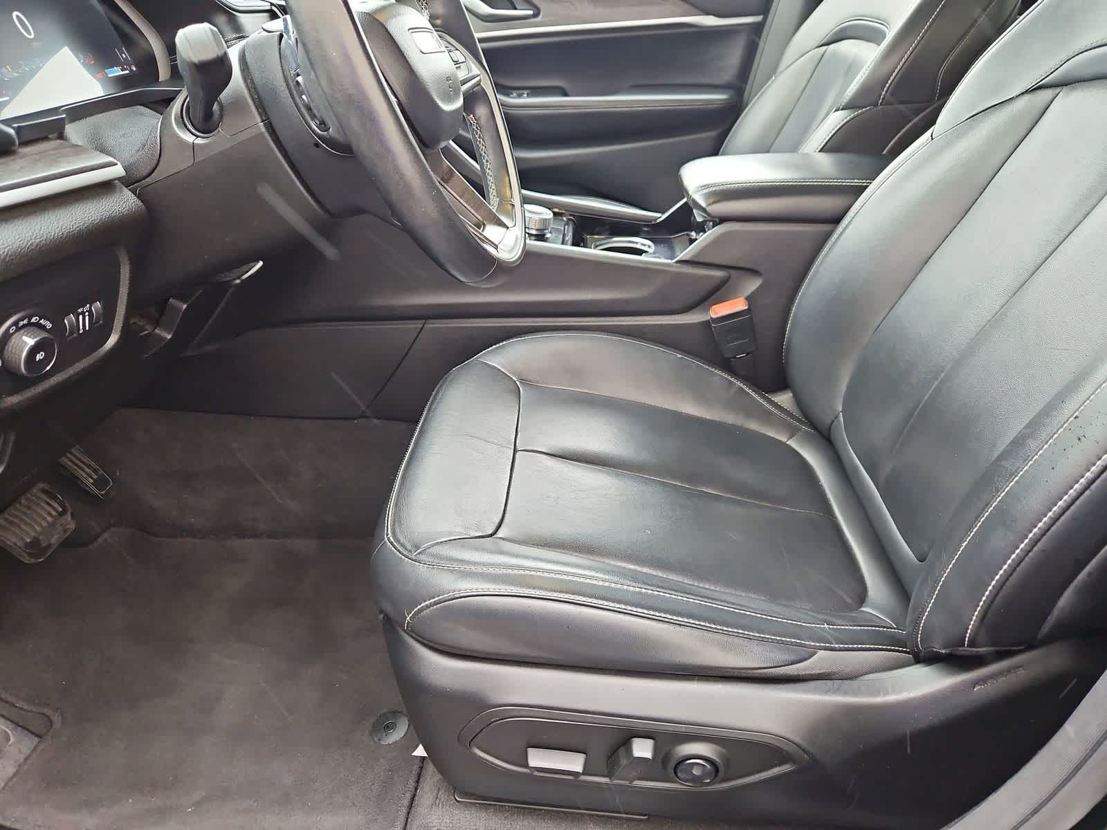 Thumbnail: 2021 Jeep Grand Cherokee L - 16