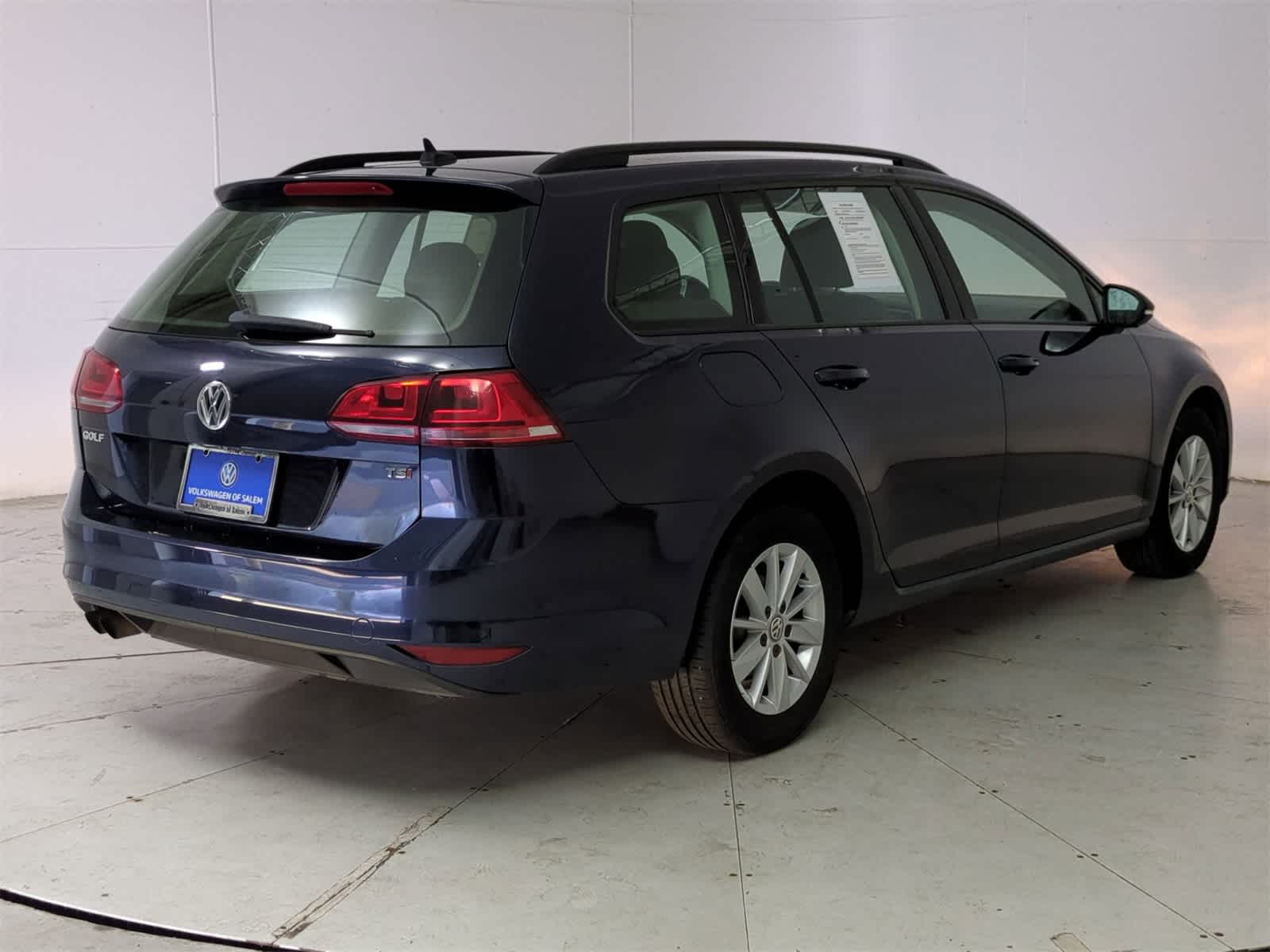 Thumbnail: 2015 Volkswagen e-Golf - 6