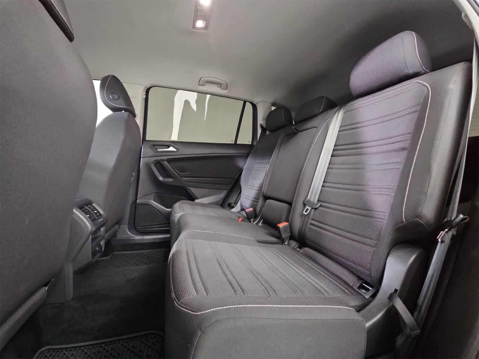 Thumbnail: 2022 Volkswagen Tiguan - 19