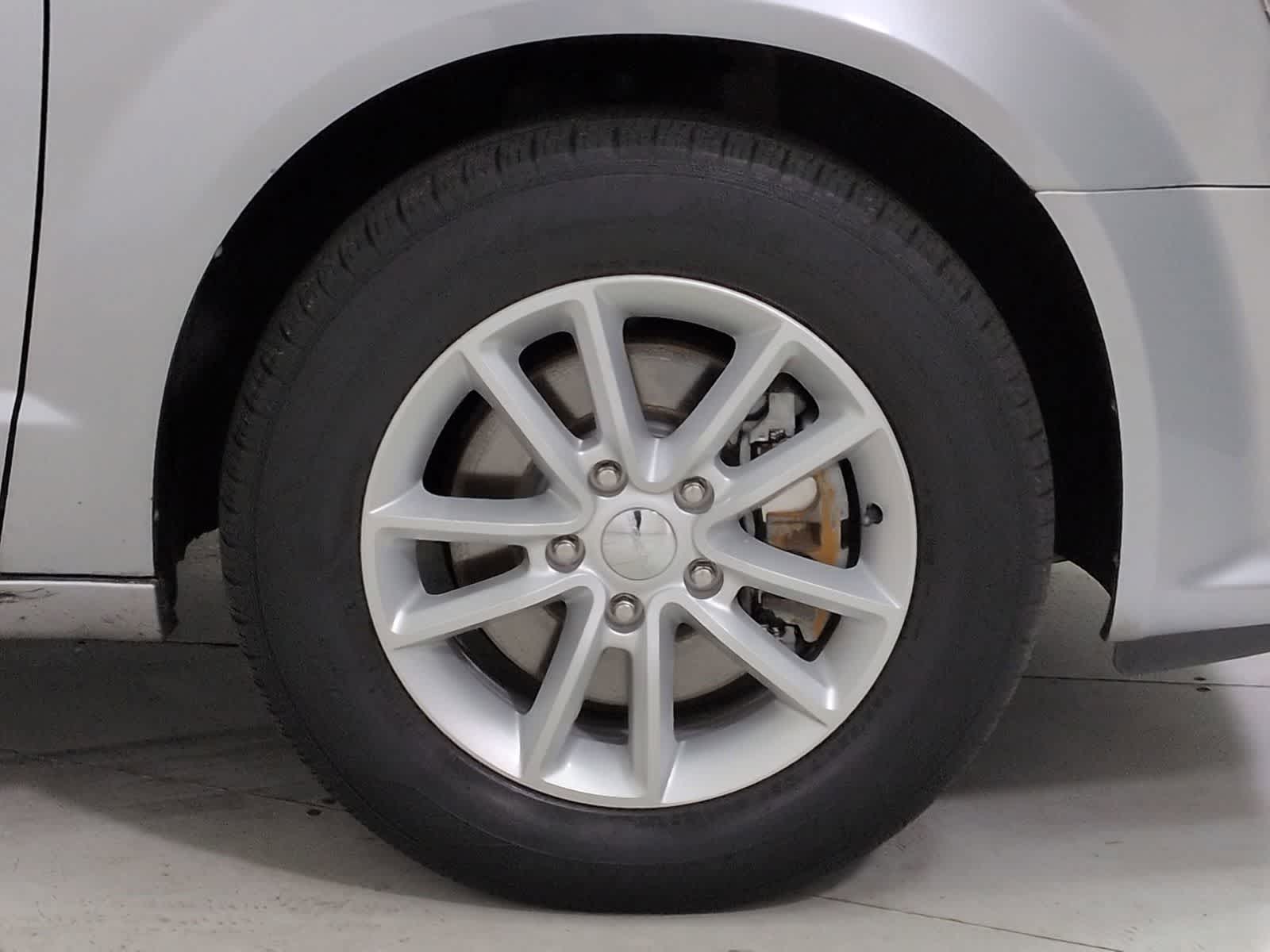 Thumbnail: 2019 Dodge Grand Caravan - 13