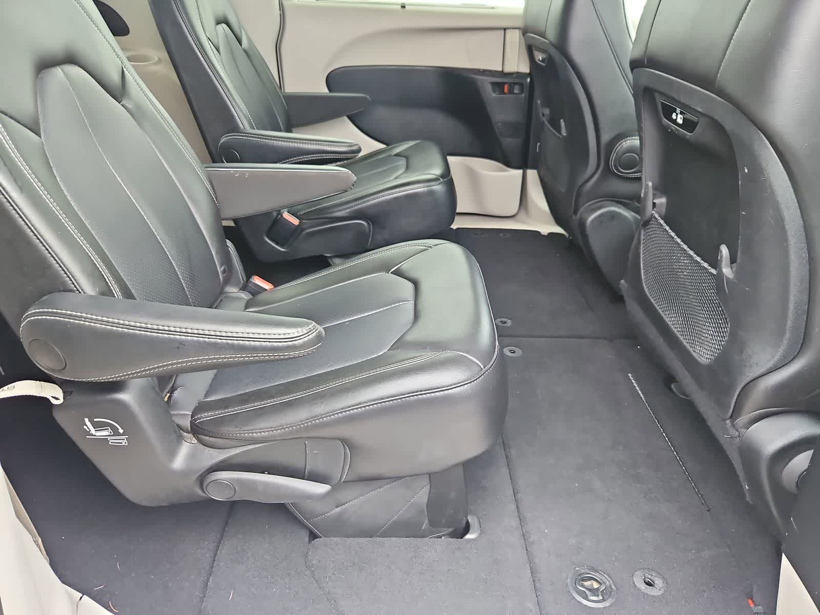 Thumbnail: 2023 Chrysler Pacifica - 20