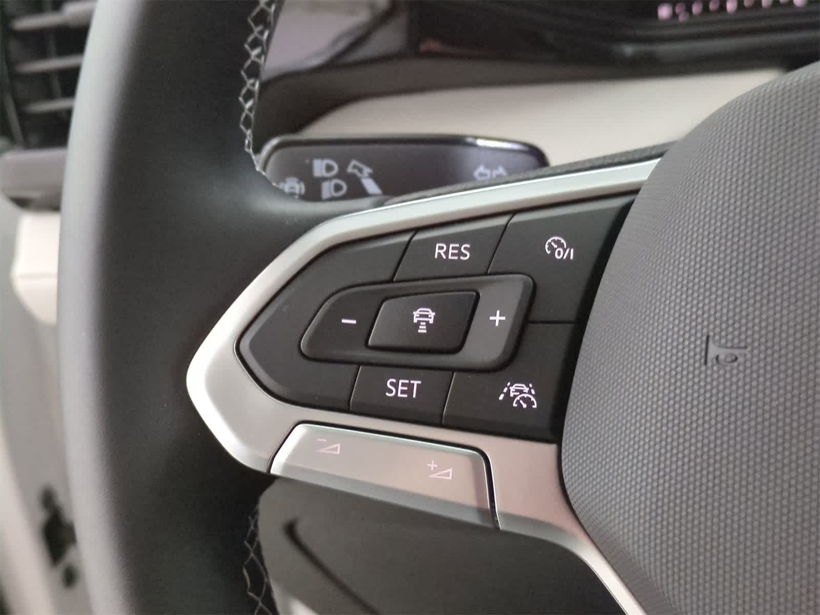 Thumbnail: 2025 Volkswagen Taos - 25