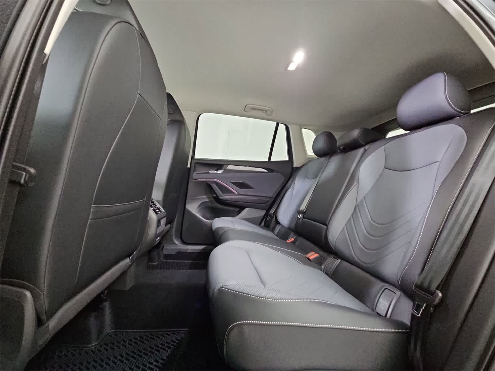 Thumbnail: 2025 Volkswagen Tiguan - 19