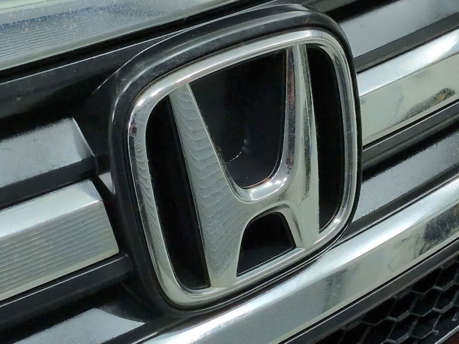 Thumbnail: 2017 Honda Pilot - 11