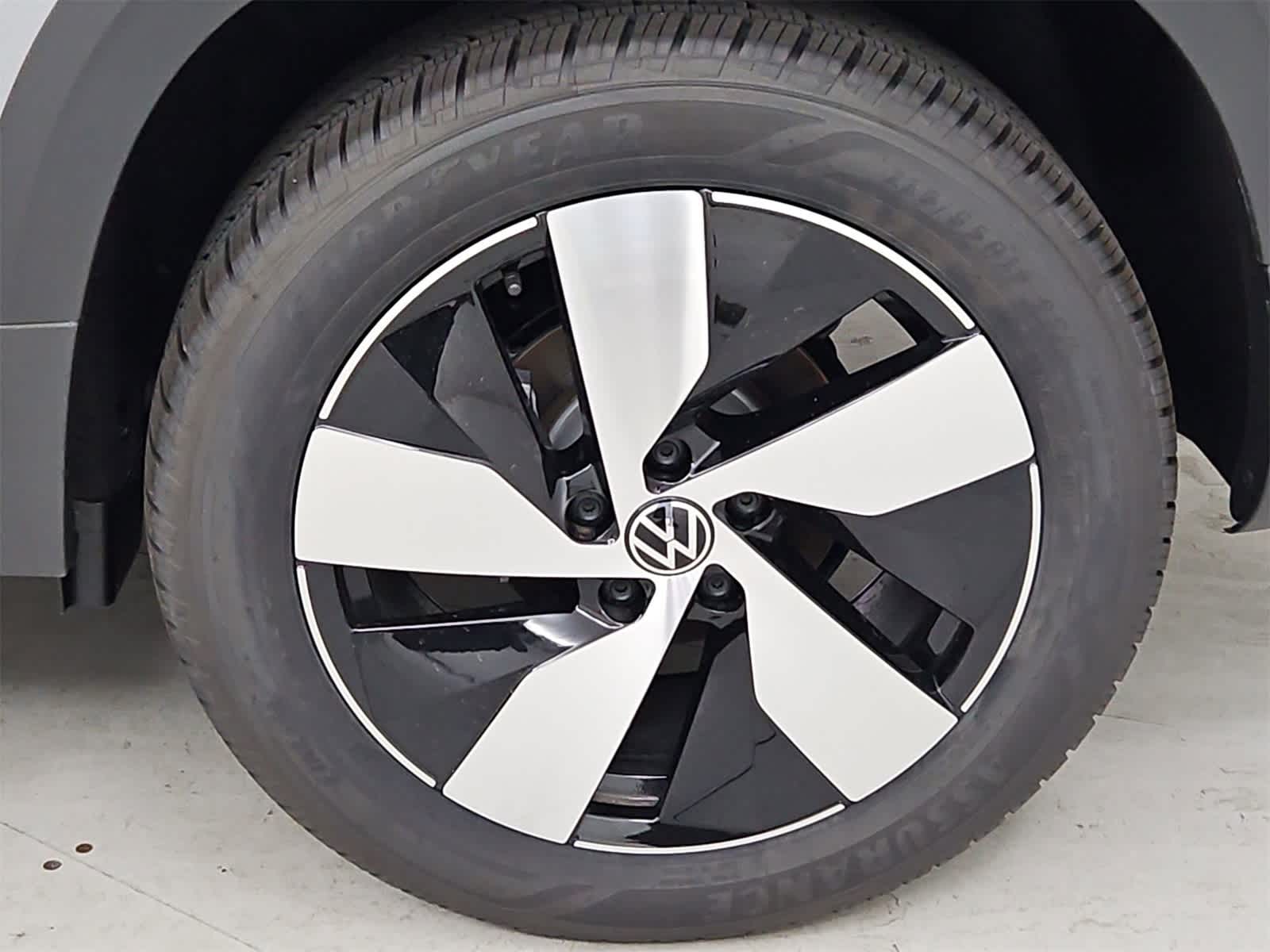 Thumbnail: 2025 Volkswagen Taos - 13