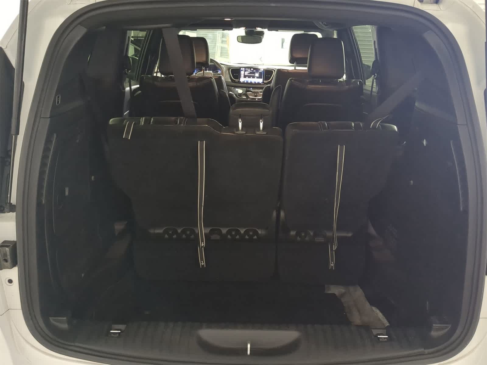 Thumbnail: 2023 Chrysler Pacifica - 31