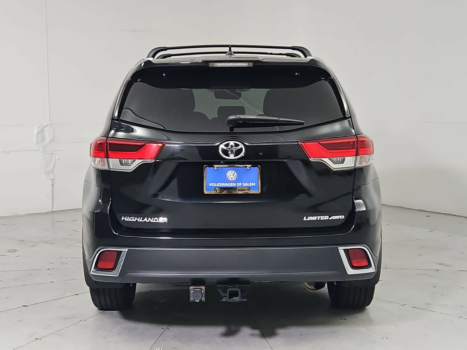 Thumbnail: 2019 Toyota Highlander - 5