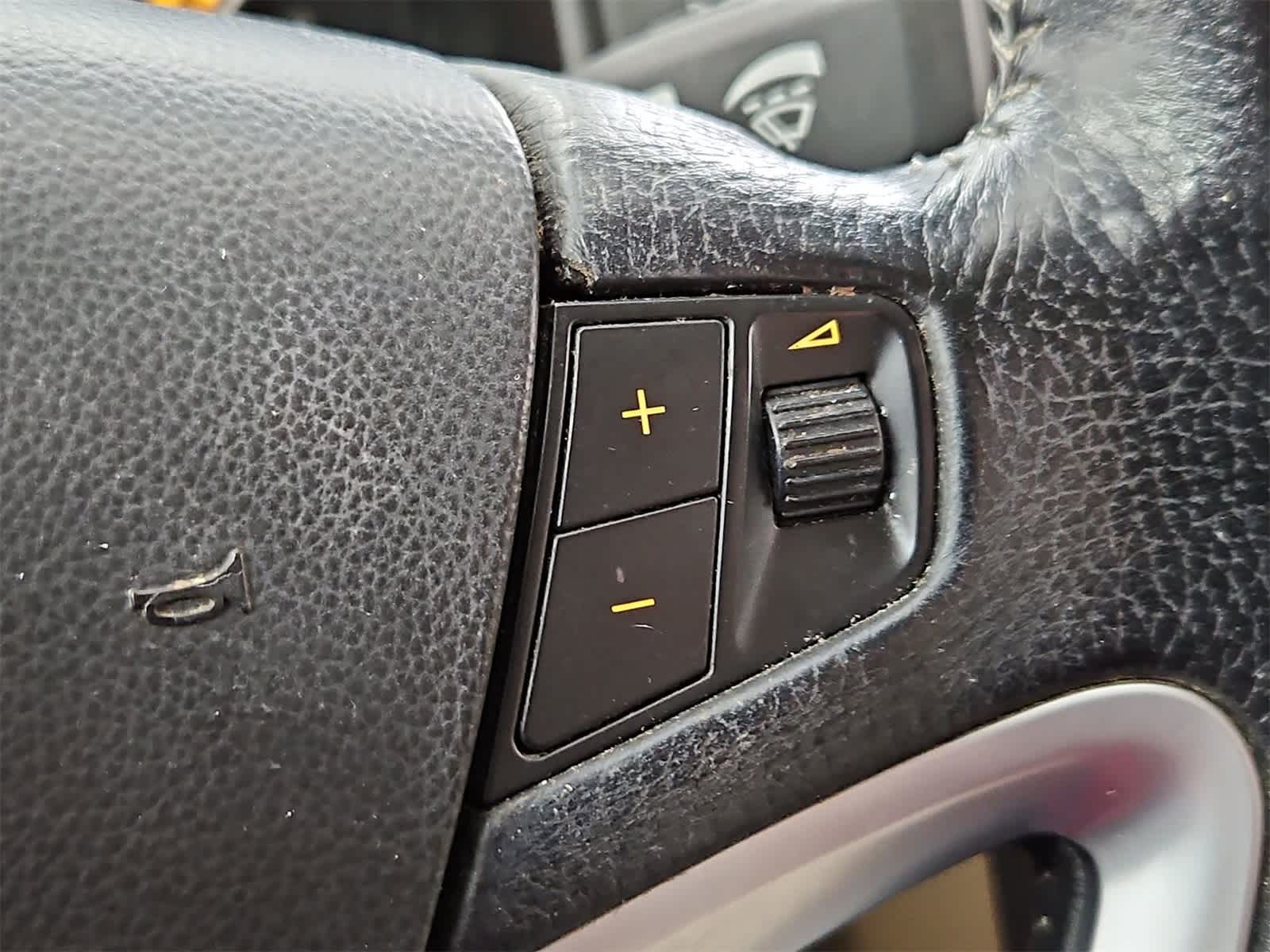 Thumbnail: 2008 Saturn VUE - 24