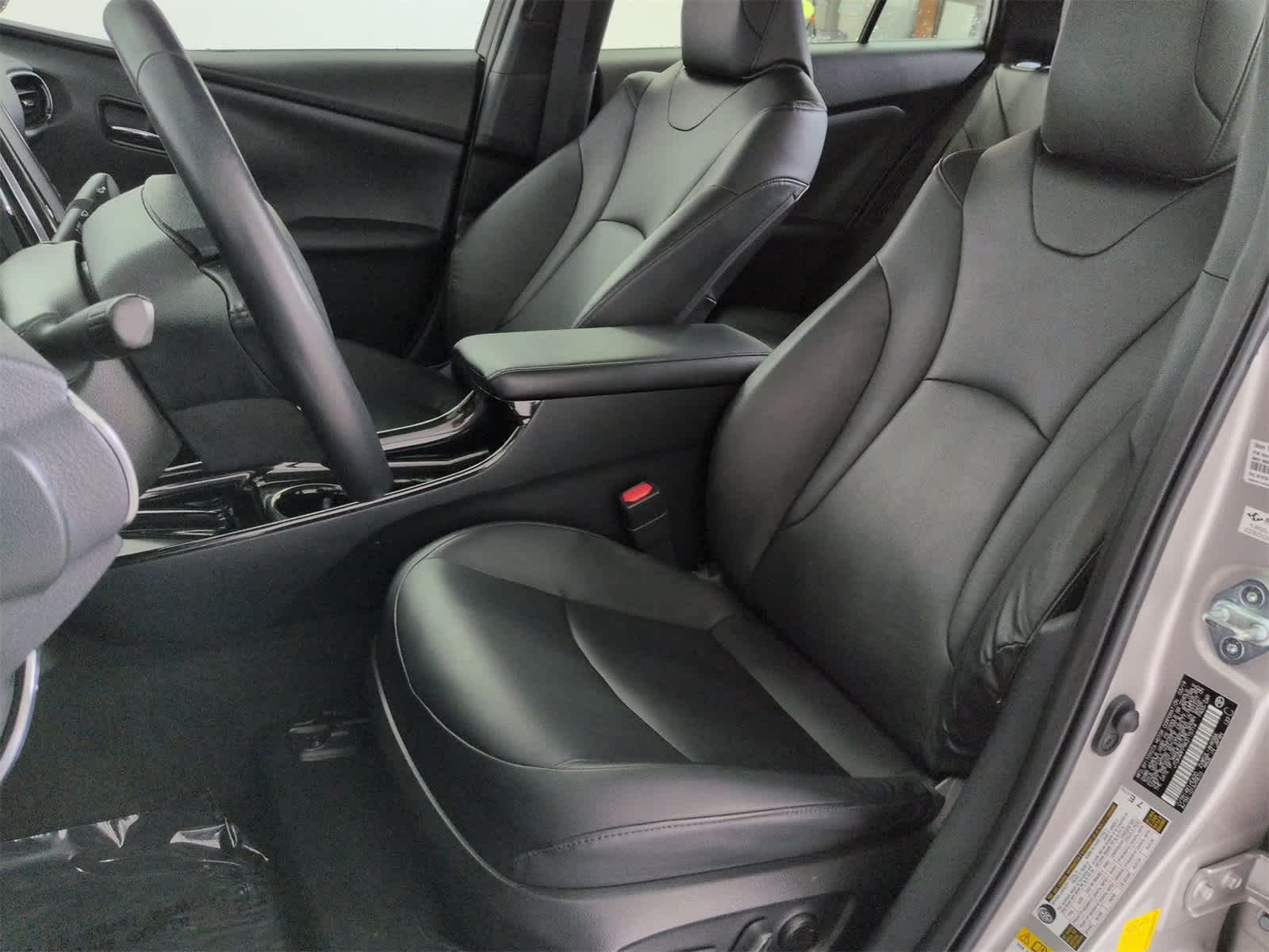 Thumbnail: 2019 Toyota Prius Prime - 16