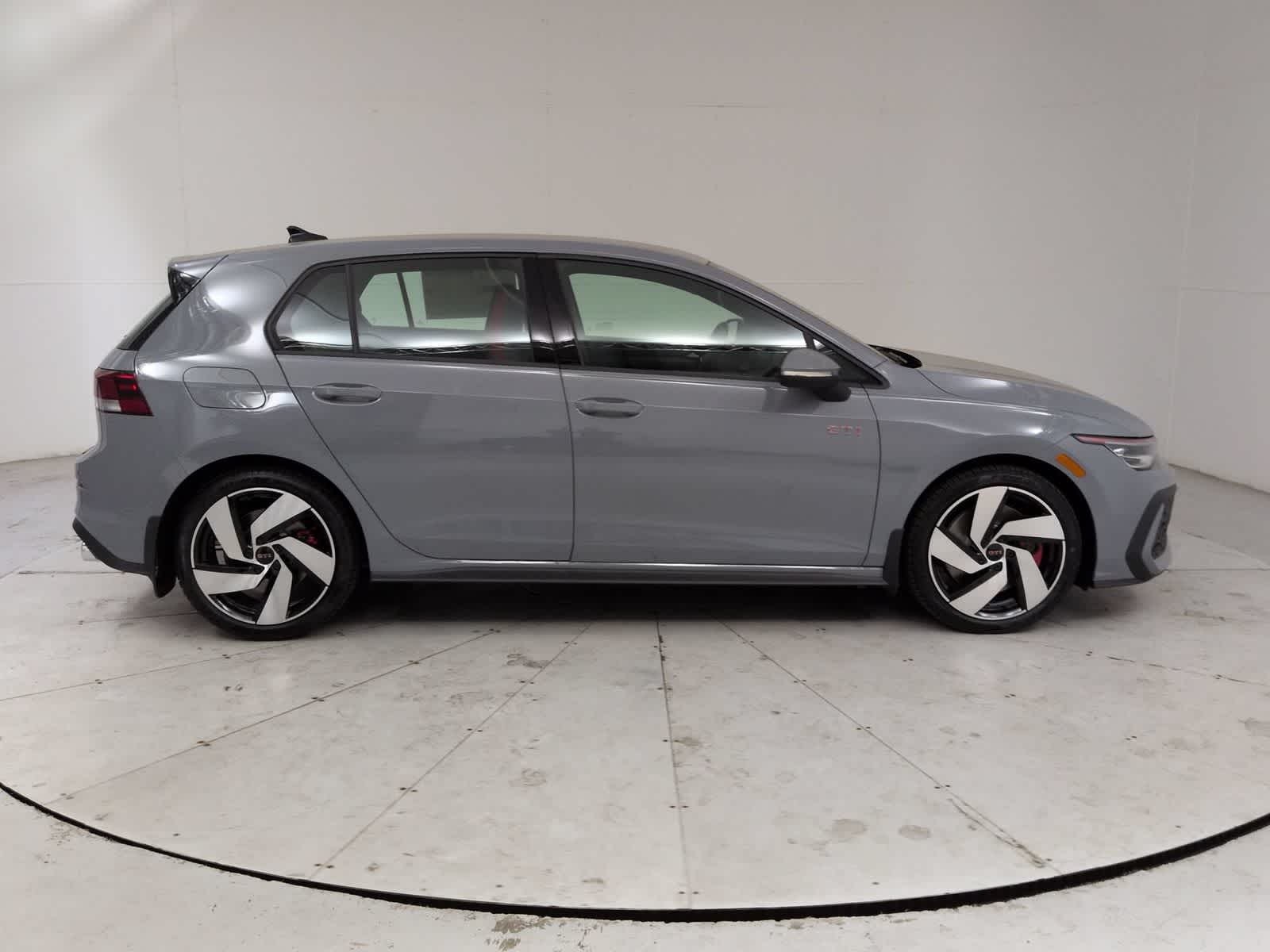 2026 Volkswagen Golf GTI S - Photo 7