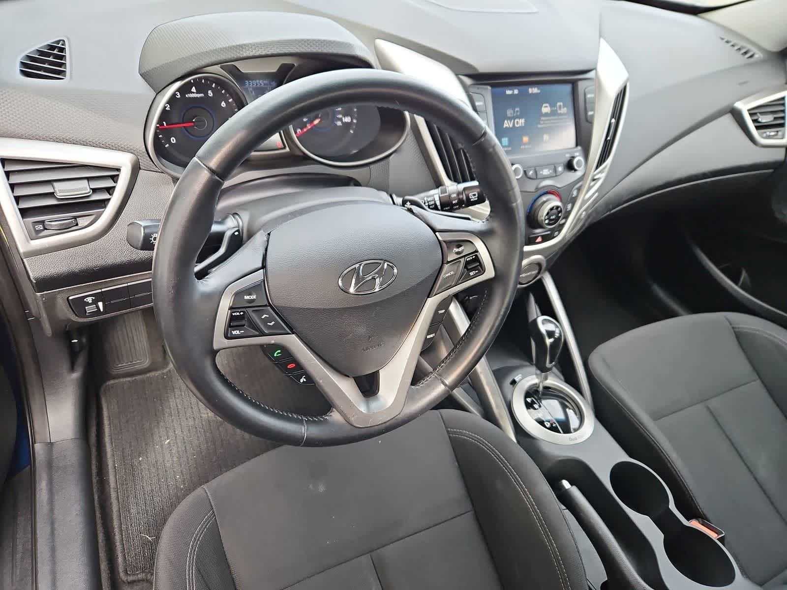 Thumbnail: 2017 Hyundai Veloster - 2