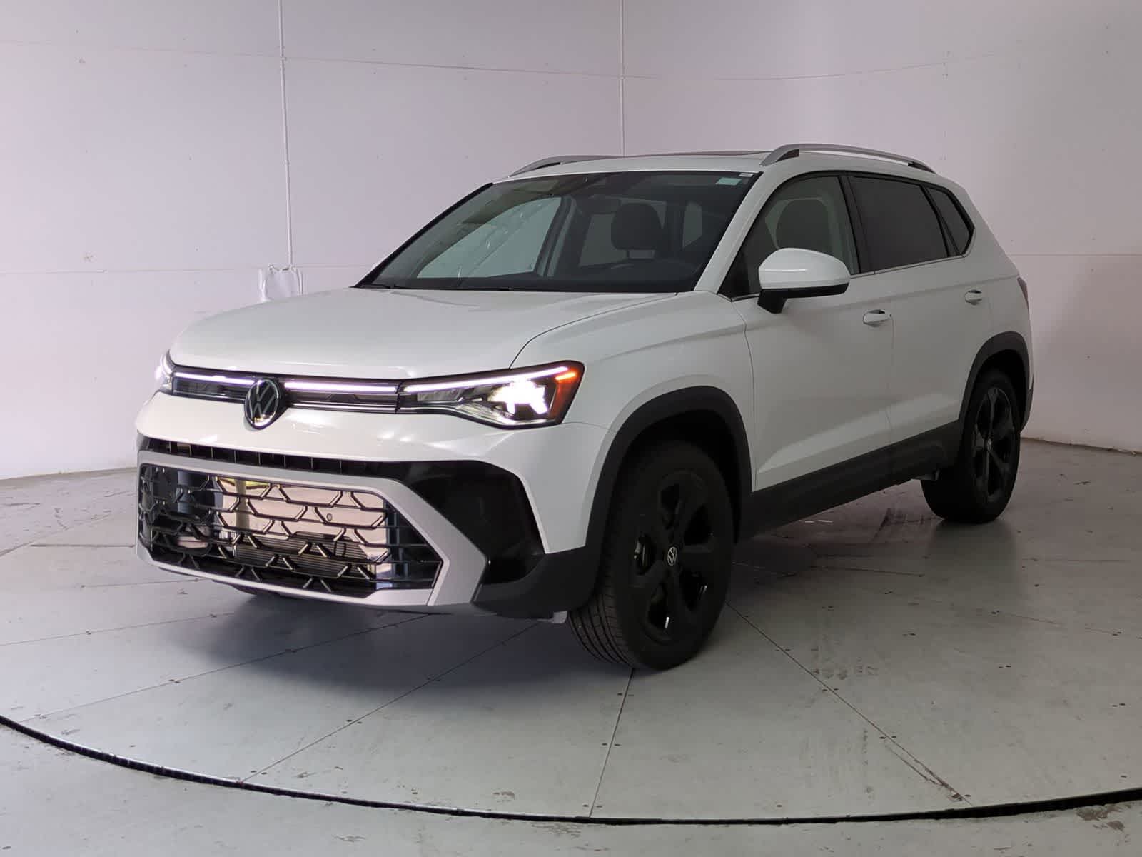 Thumbnail: 2025 Volkswagen Taos - 1