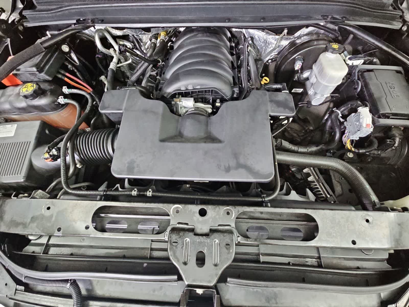 Thumbnail: 2017 Chevrolet Tahoe - 14