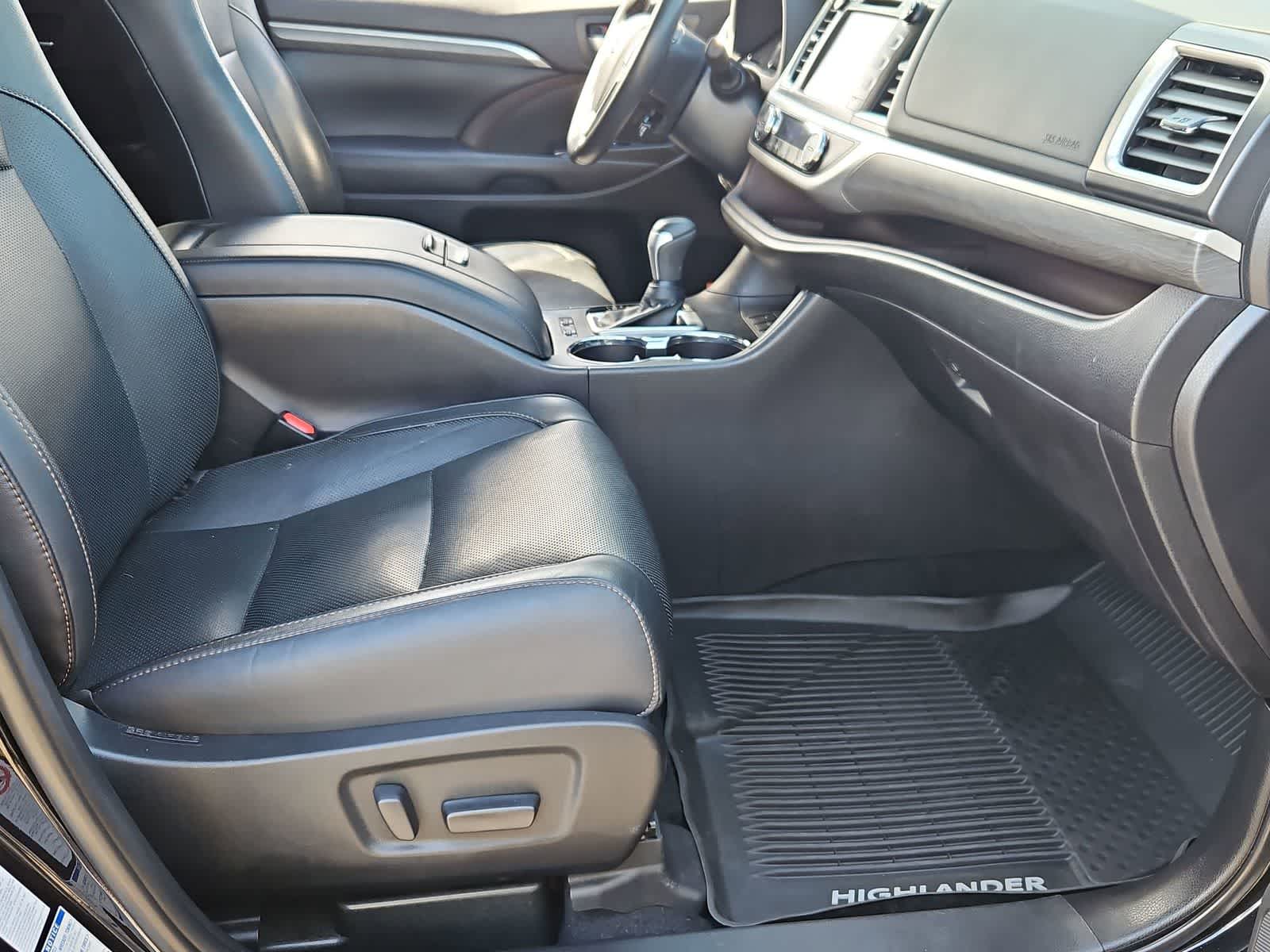 Thumbnail: 2019 Toyota Highlander - 22
