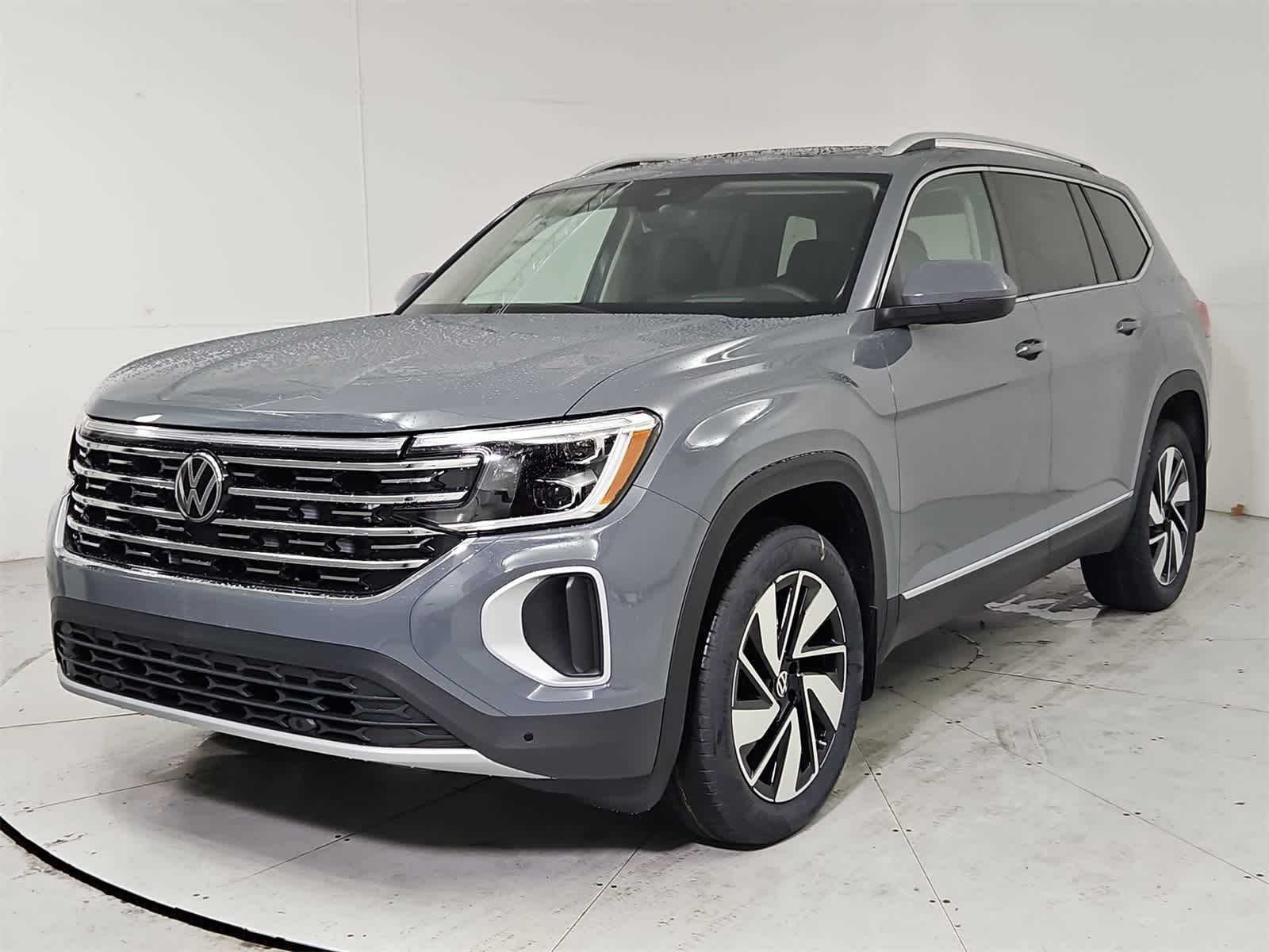 2026 Volkswagen Atlas SEL's photo