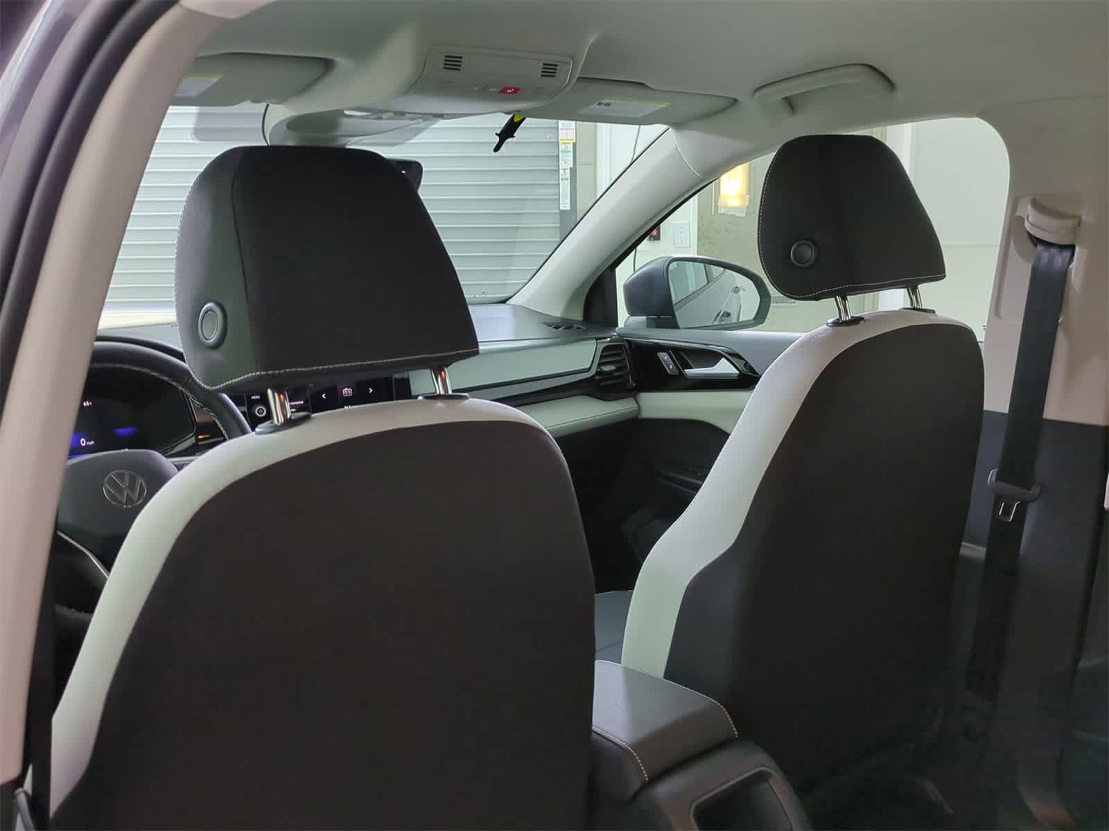 Thumbnail: 2025 Volkswagen Taos - 18