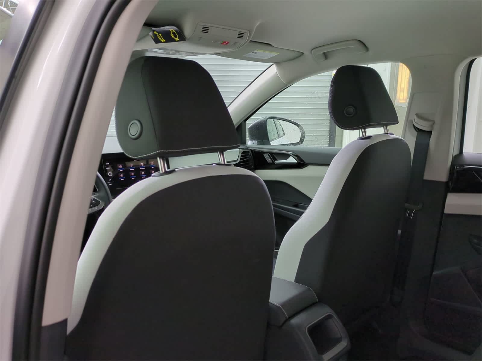 Thumbnail: 2025 Volkswagen Taos - 18