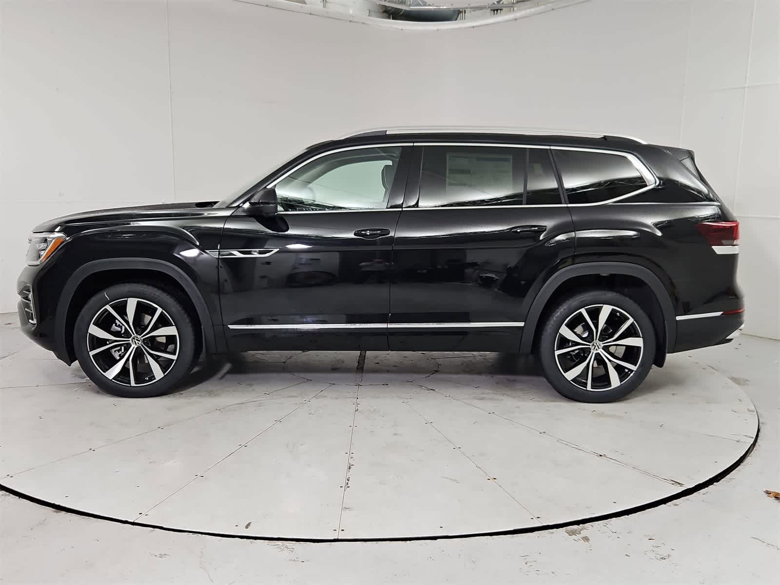 Thumbnail: 2026 Volkswagen Atlas - 3