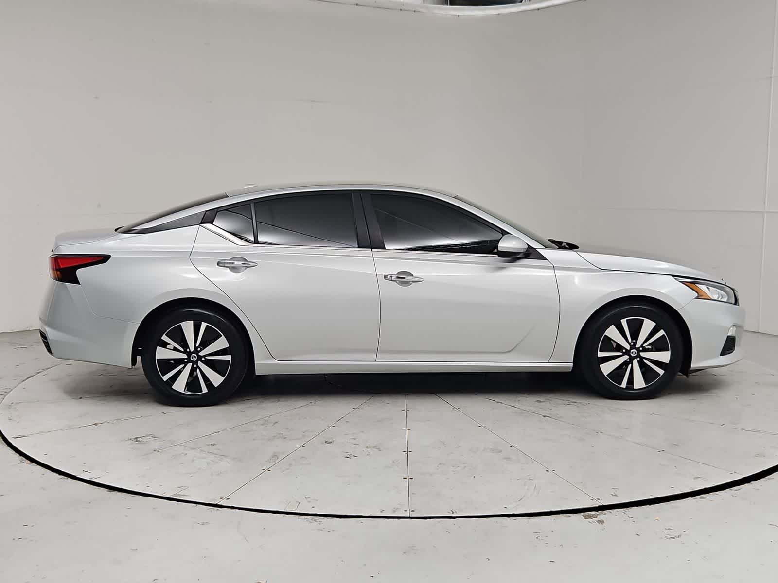 Thumbnail: 2021 Nissan Altima - 7