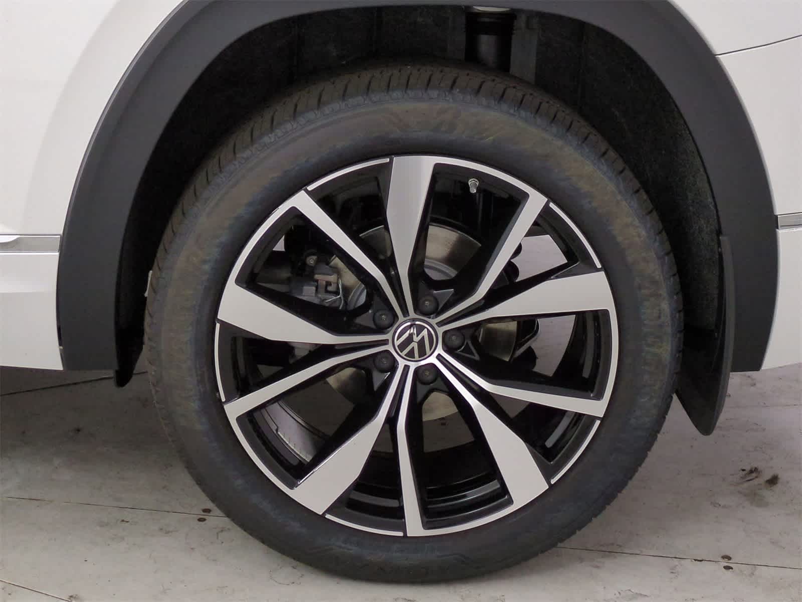 Thumbnail: 2025 Volkswagen Atlas - 13