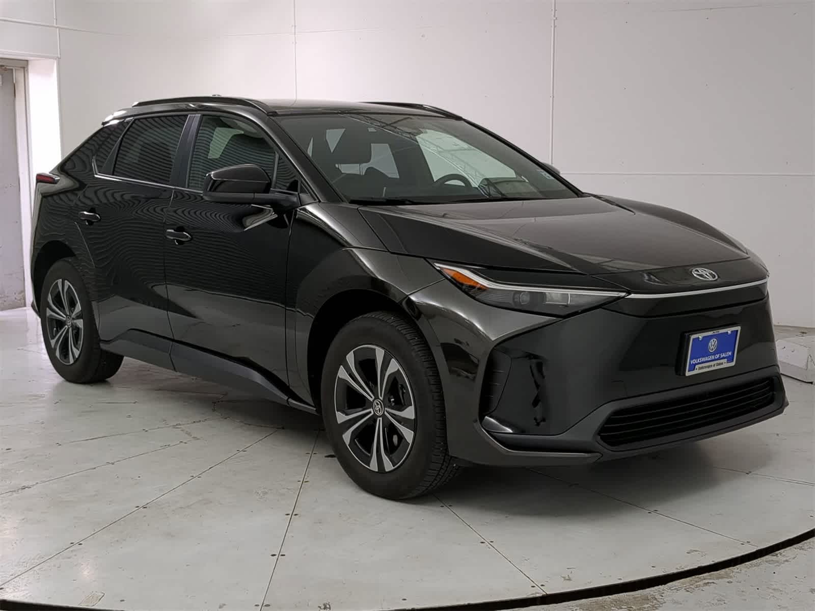 2024 Toyota bZ4X XLE 8