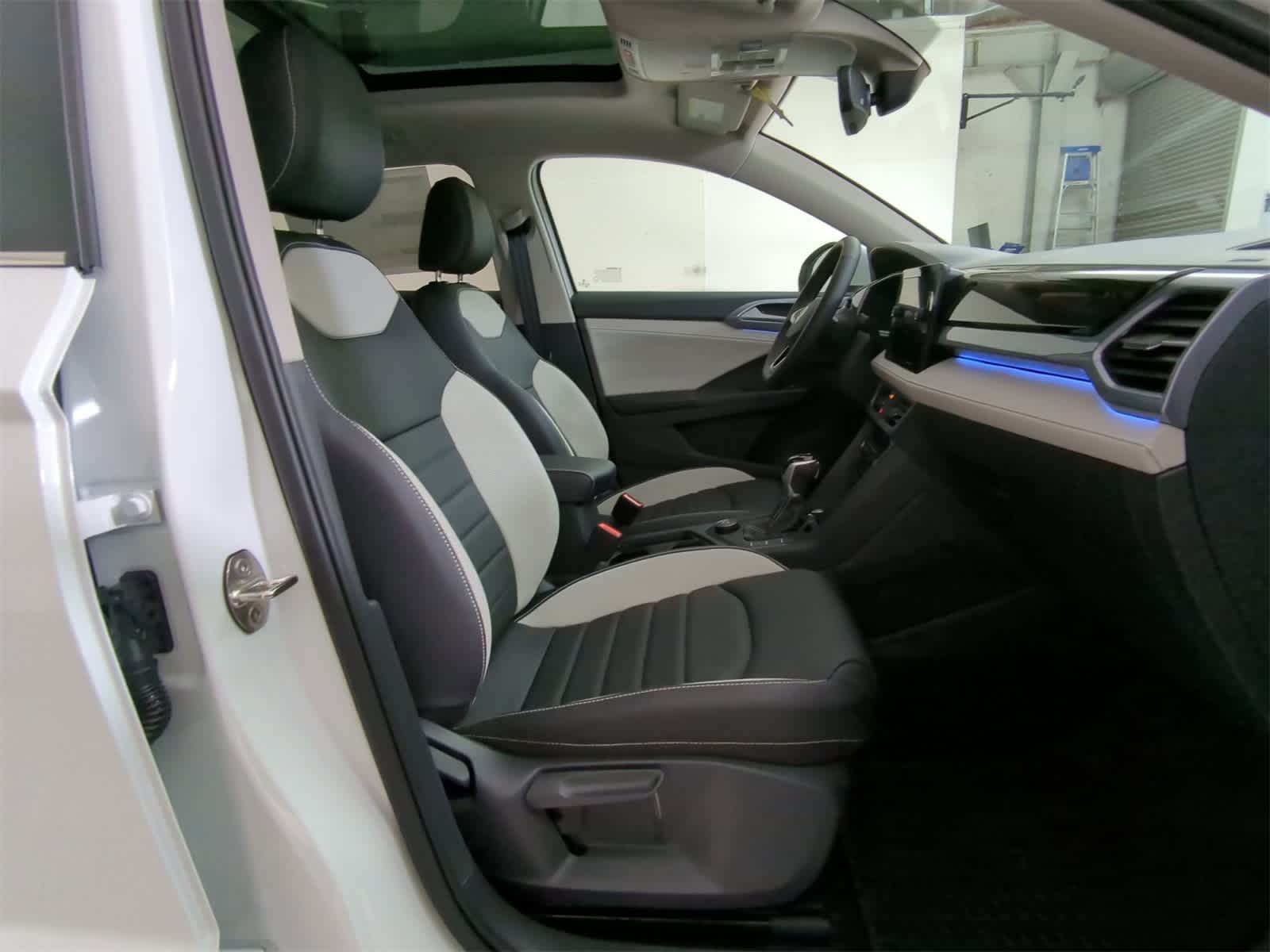 Thumbnail: 2025 Volkswagen Taos - 22