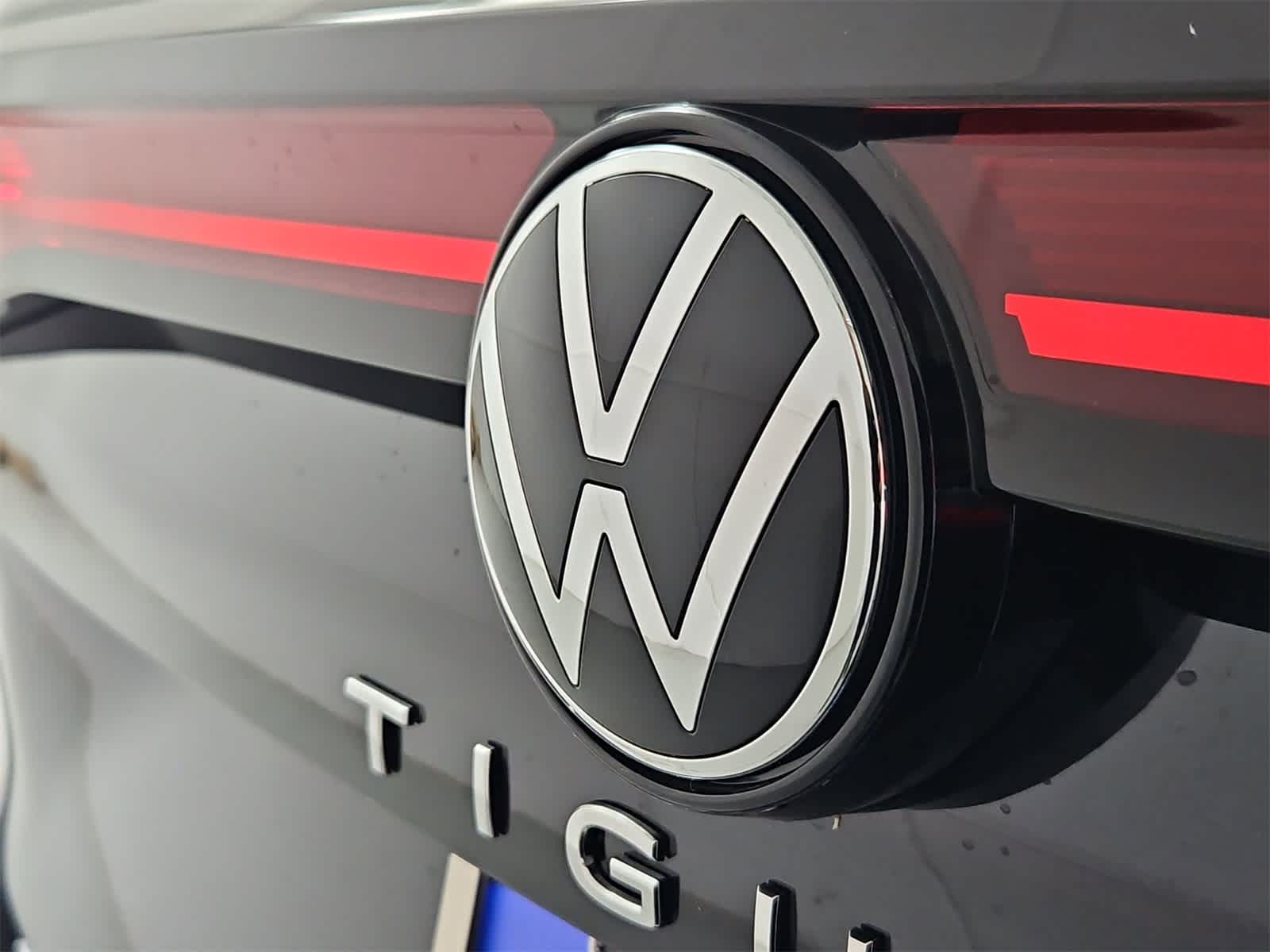 Thumbnail: 2025 Volkswagen Tiguan - 12