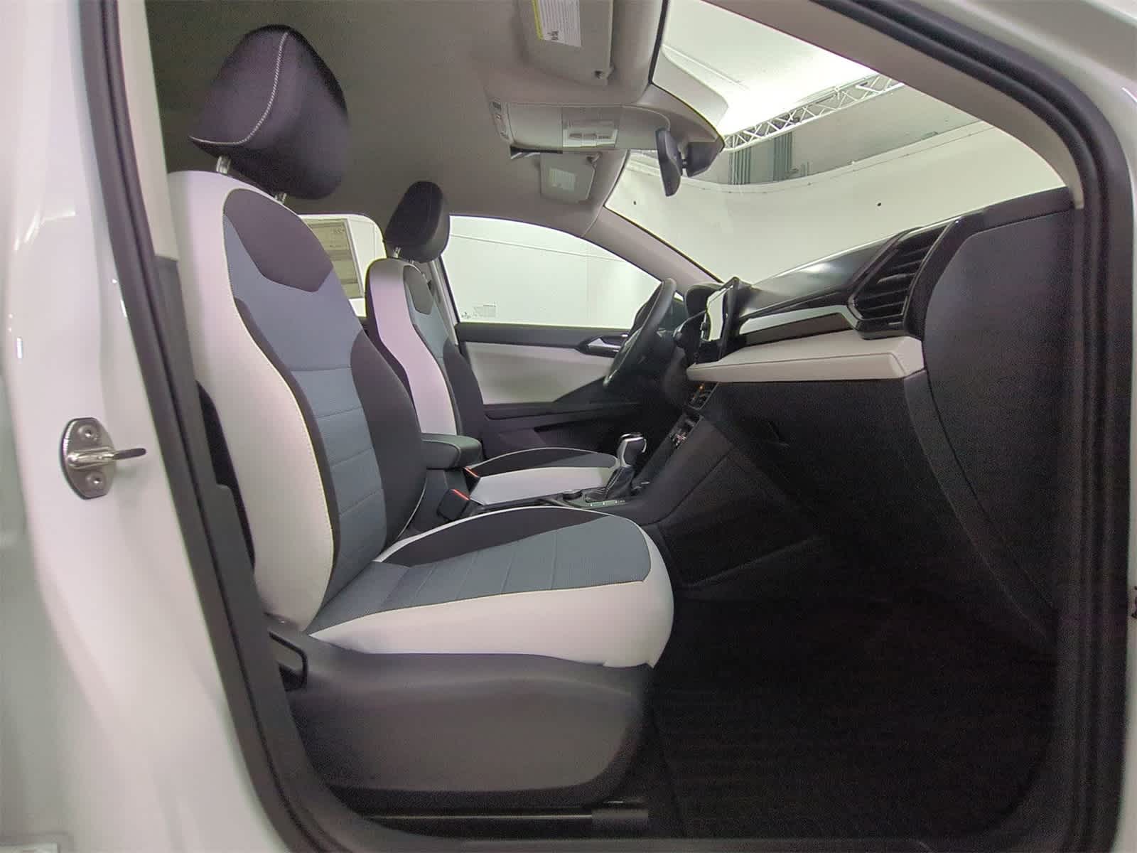 Thumbnail: 2025 Volkswagen Taos - 21